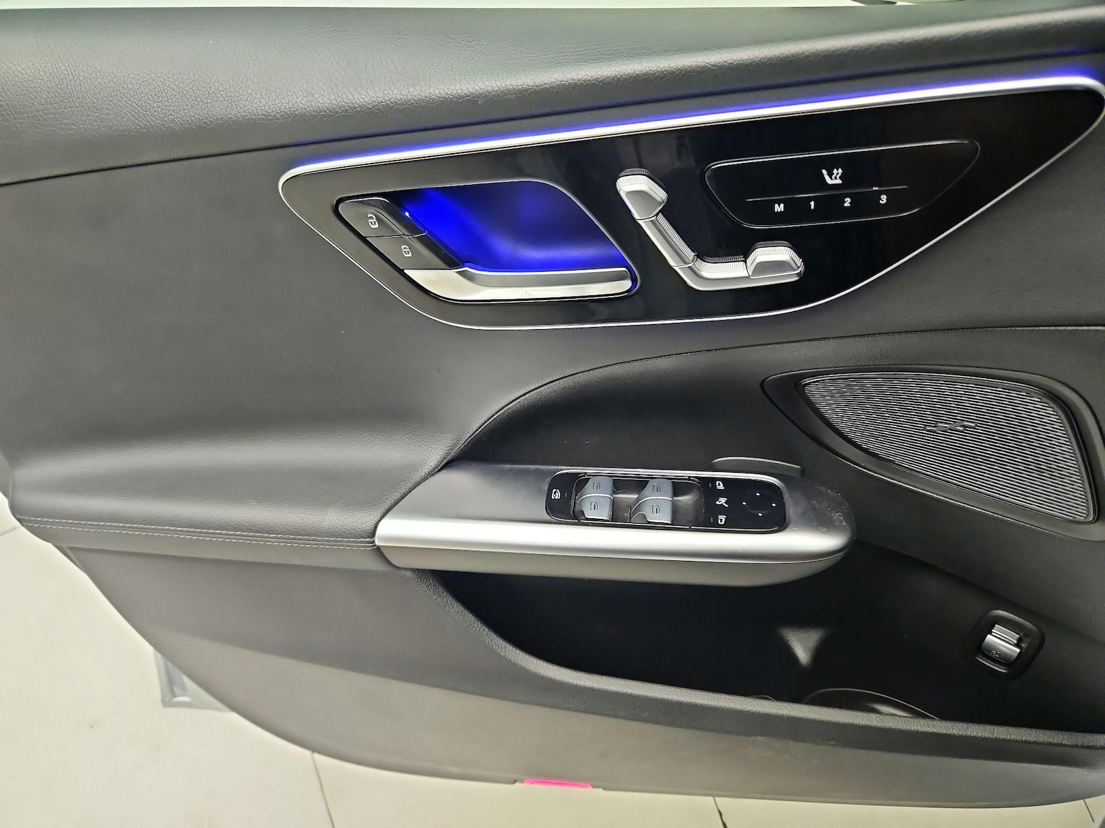 2025 Mercedes-Benz C-Class Sedan C 300 - Photo 13