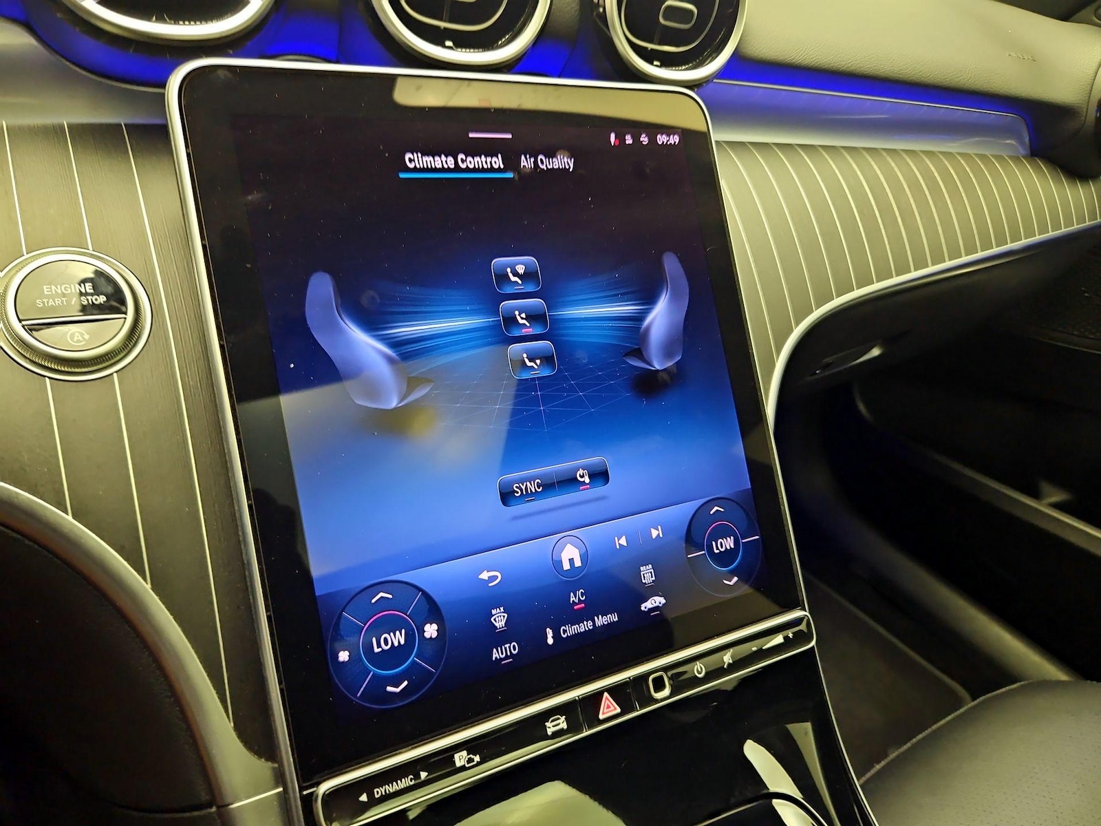 2025 Mercedes-Benz C-Class Sedan C 300 - Photo 17