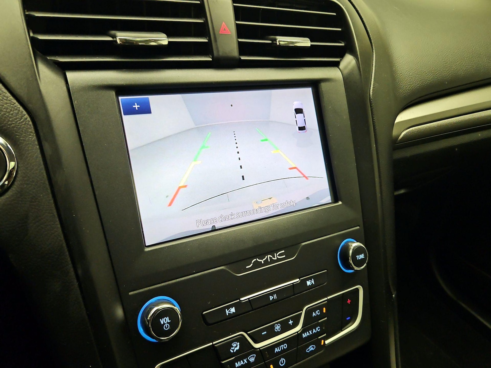 2020 Ford Fusion SE - Photo 16