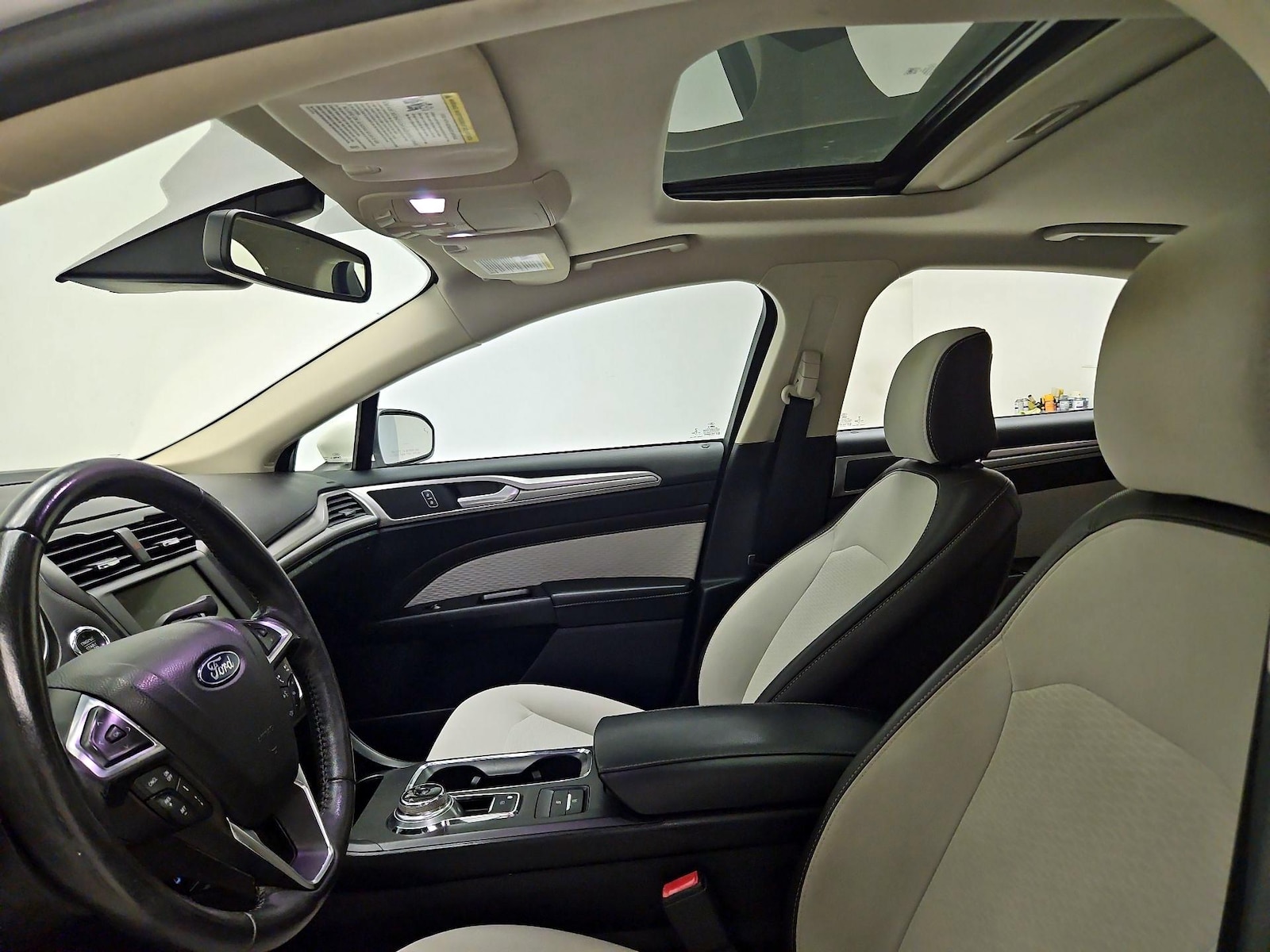 2020 Ford Fusion SE - Photo 21