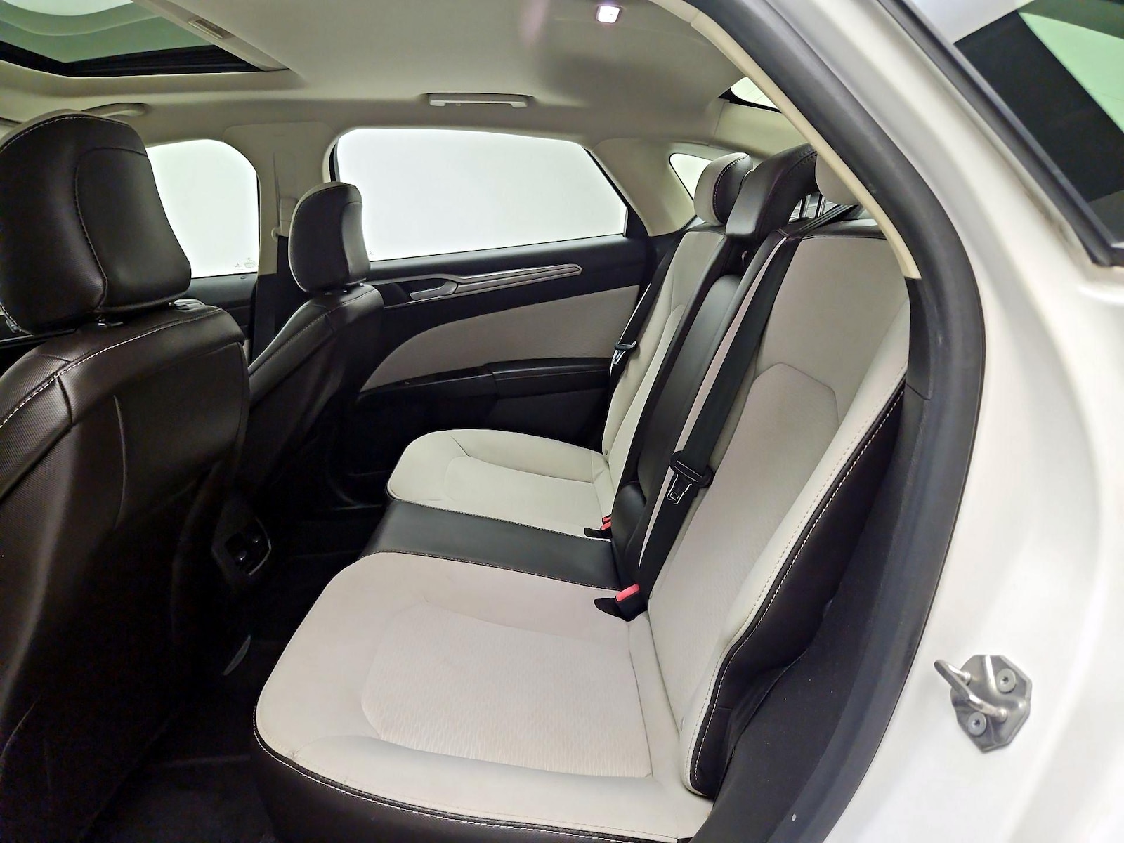 2020 Ford Fusion SE - Photo 22