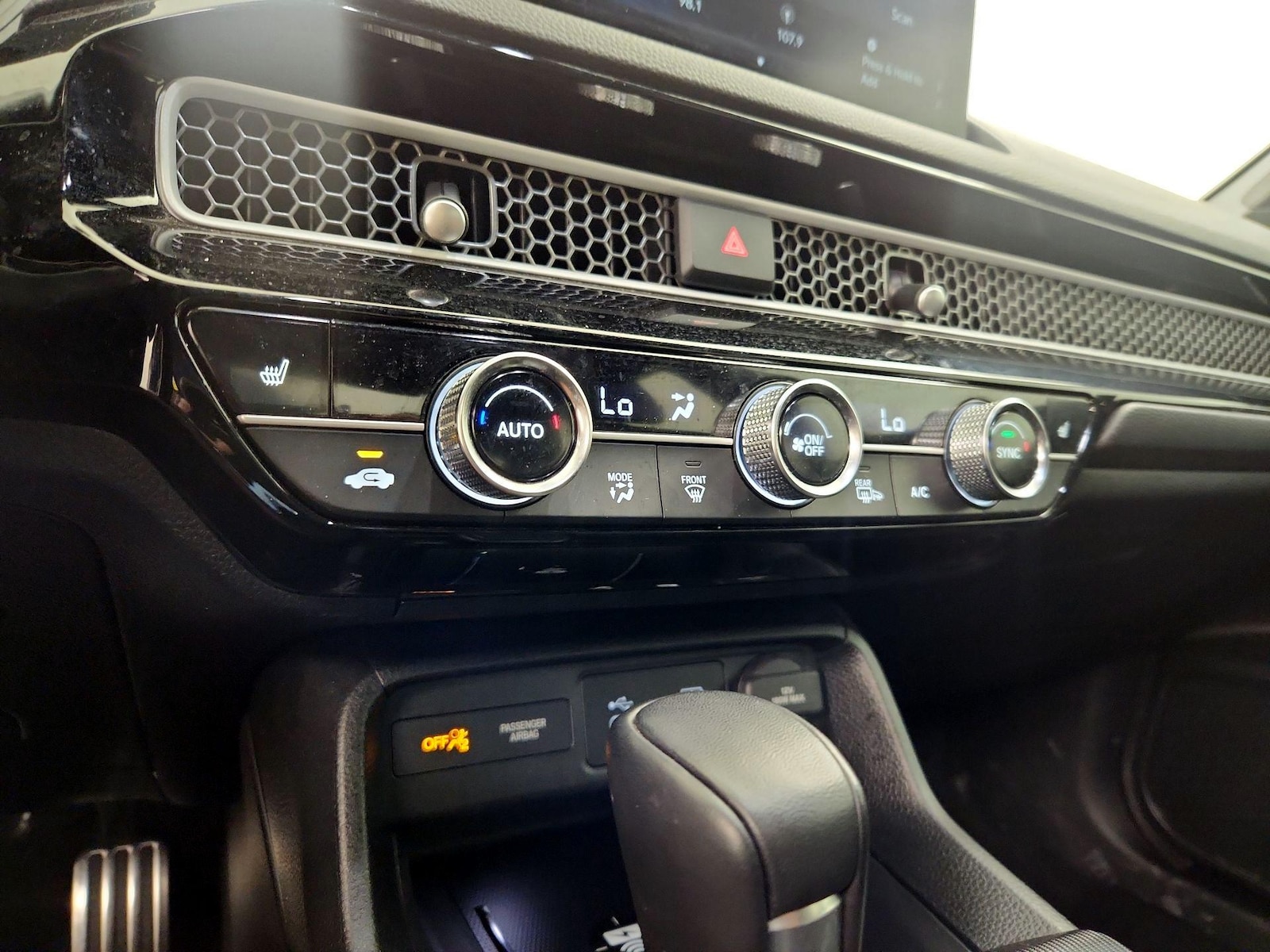 2025 Honda Civic Sport Touring - Photo 18