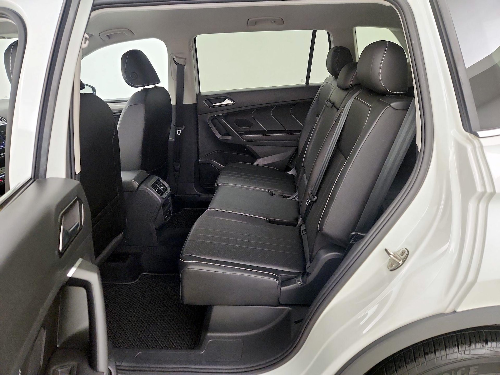 2023 Volkswagen Tiguan SE - Photo 20