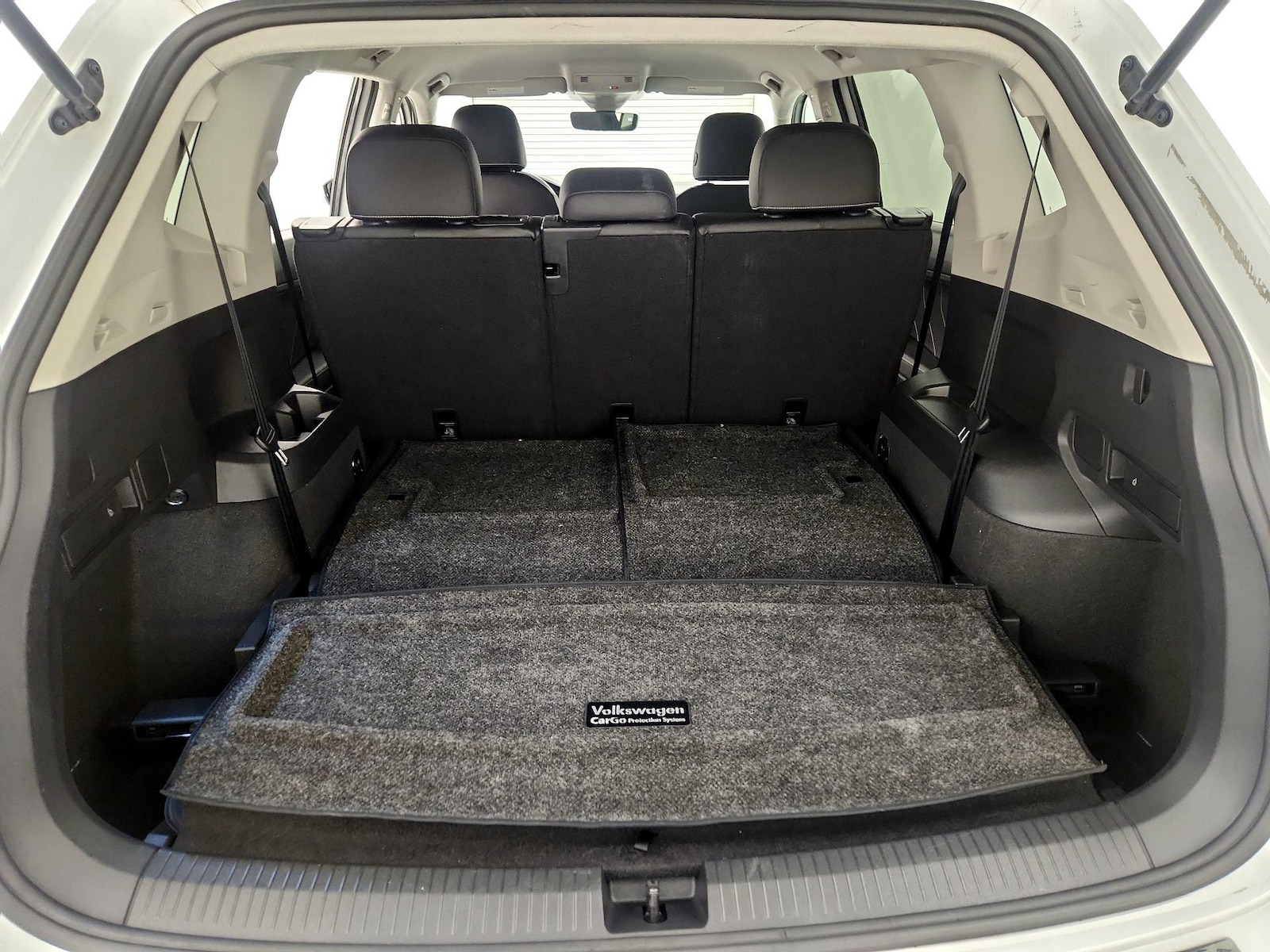 2023 Volkswagen Tiguan SE - Photo 23