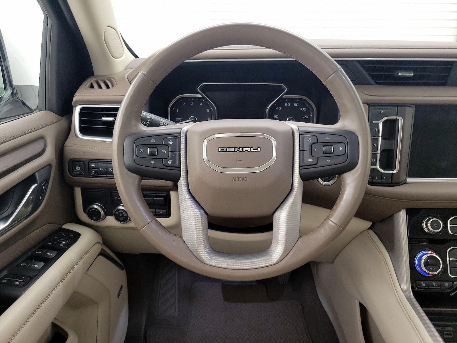 2021 GMC Yukon XL Denali - Photo 11