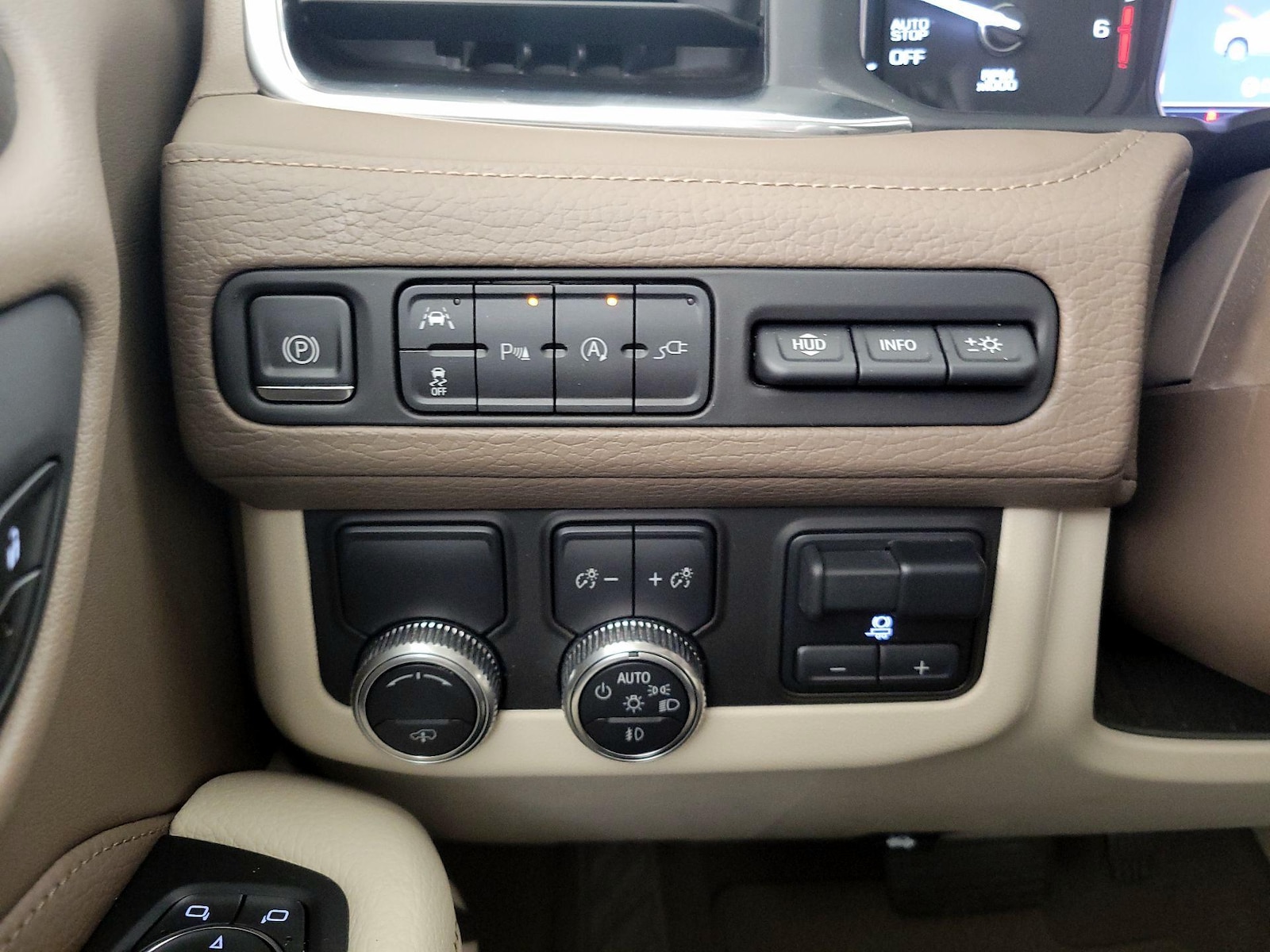 2021 GMC Yukon XL Denali - Photo 14