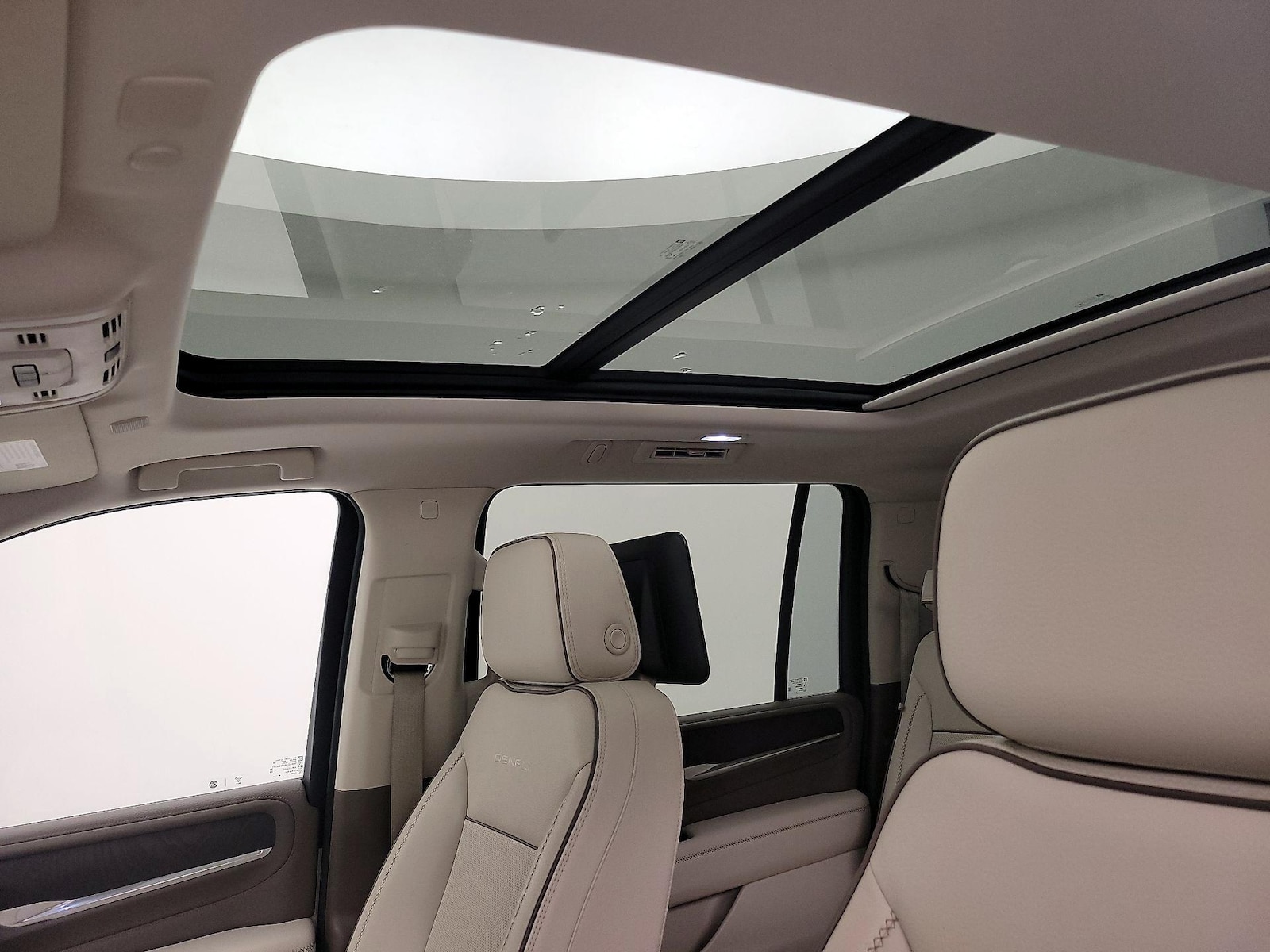 2021 GMC Yukon XL Denali - Photo 21