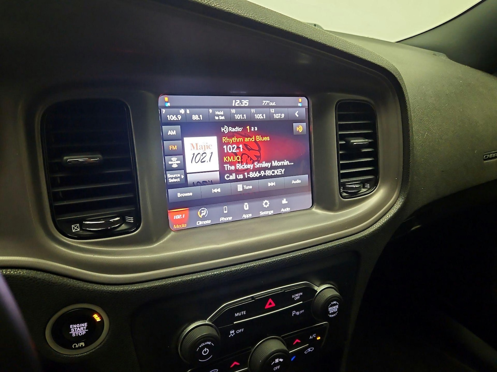 2023 Dodge Charger SXT - Photo 16