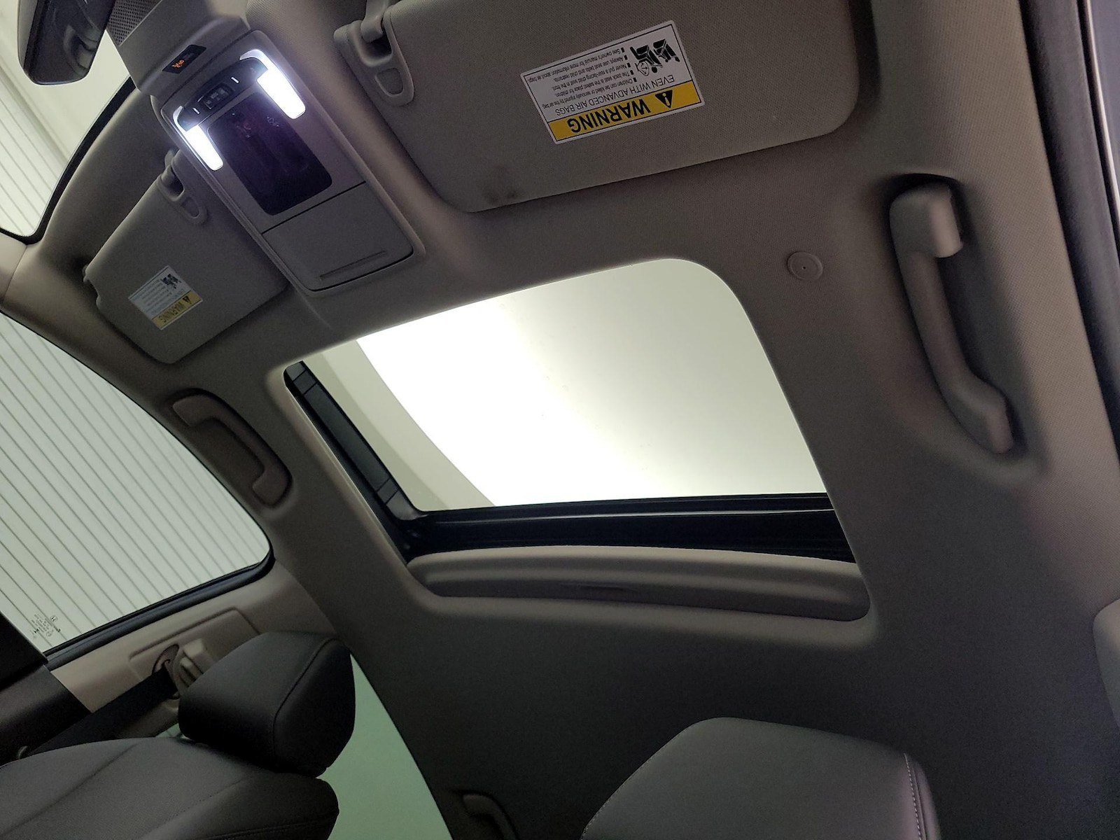 Sunroof(s) & Overhead Airbags