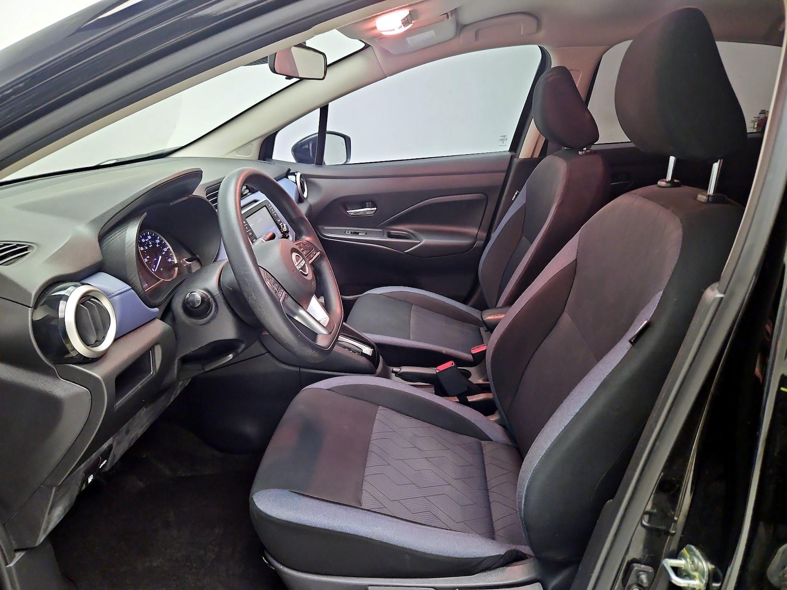 2023 Nissan Versa Sedan SV - Photo 12