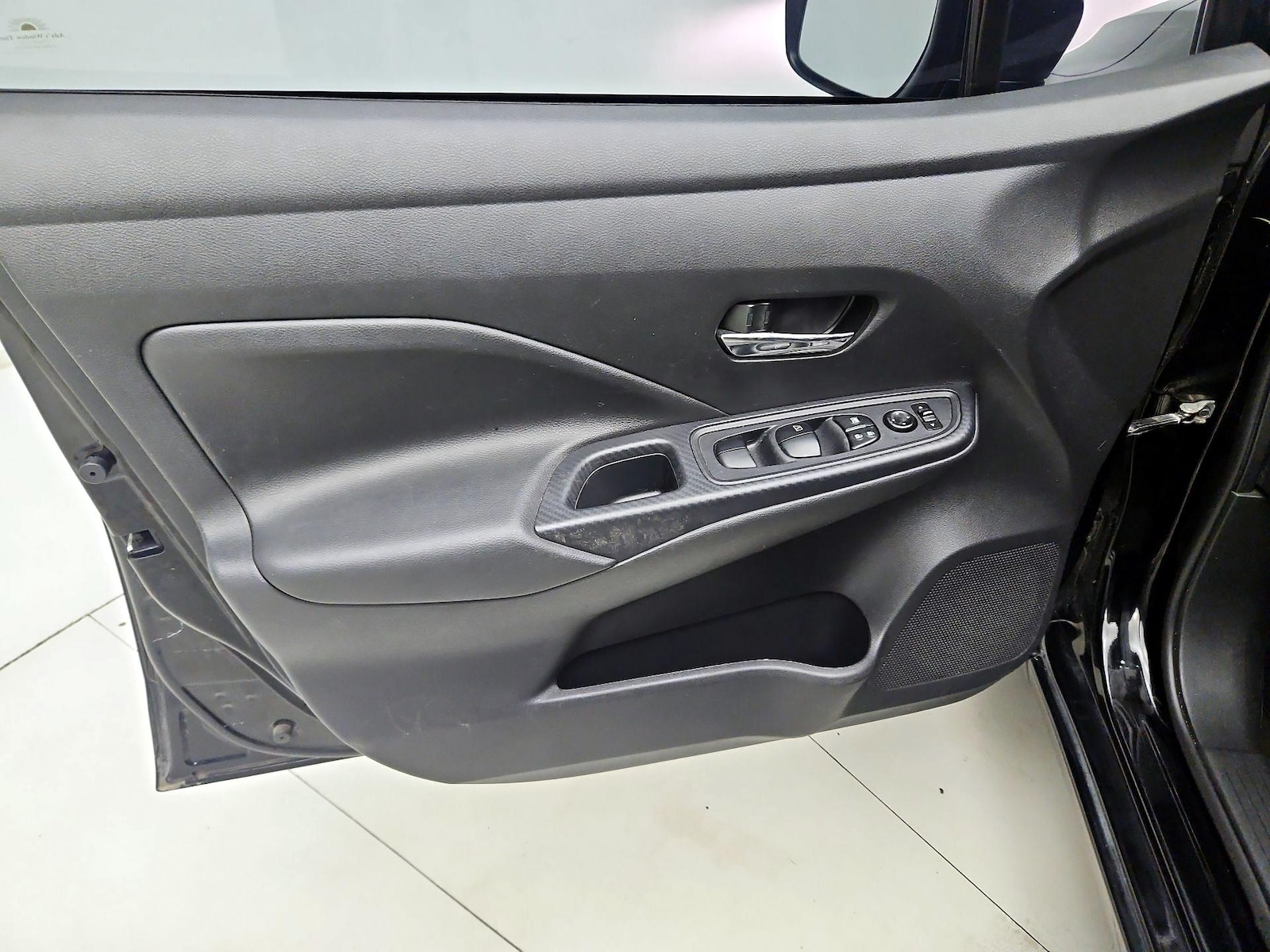 2023 Nissan Versa Sedan SV - Photo 13