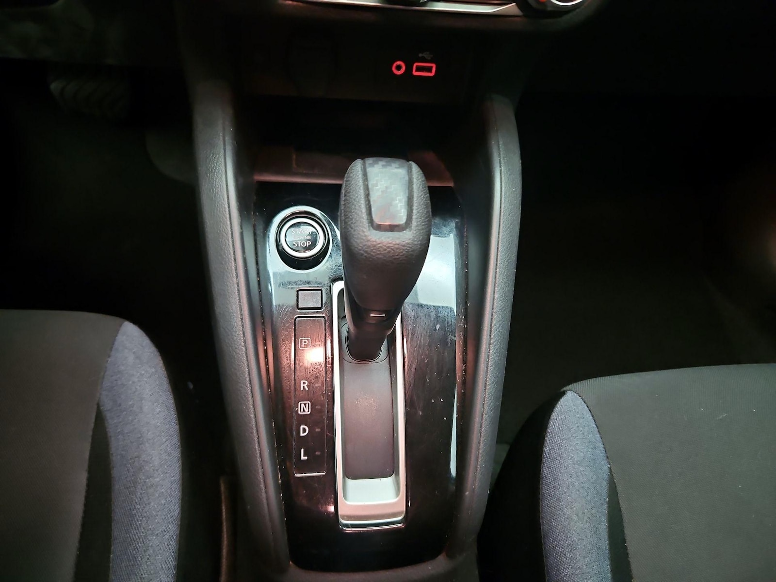 2023 Nissan Versa Sedan SV - Photo 17