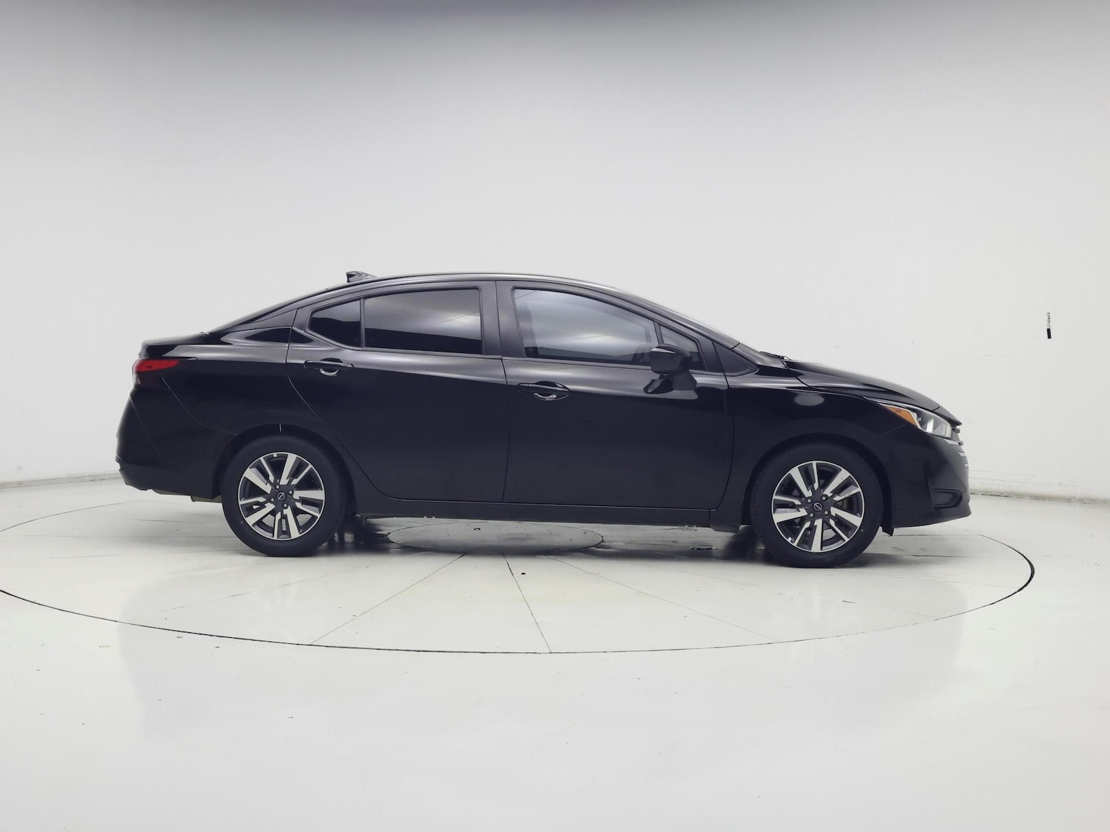 2023 Nissan Versa Sedan SV - Photo 8