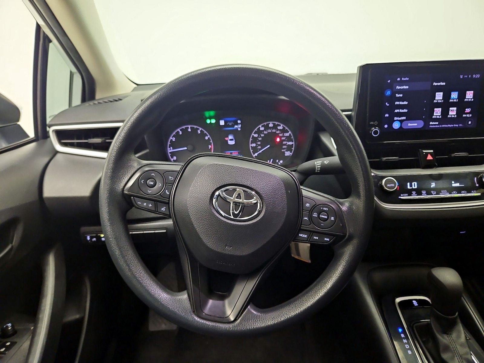 2023 Toyota Corolla LE - Photo 11