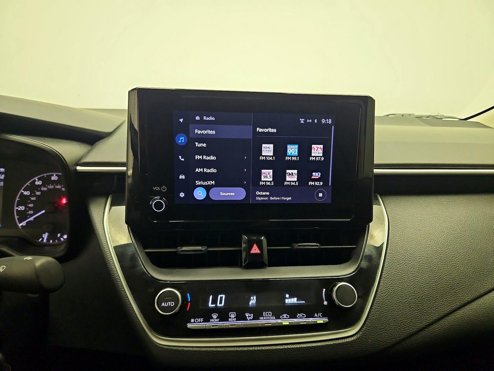 2023 Toyota Corolla LE - Photo 15