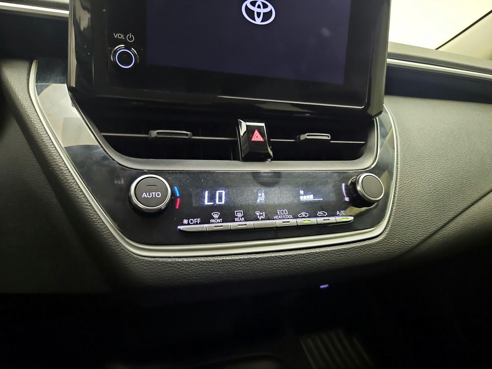 2023 Toyota Corolla LE - Photo 16