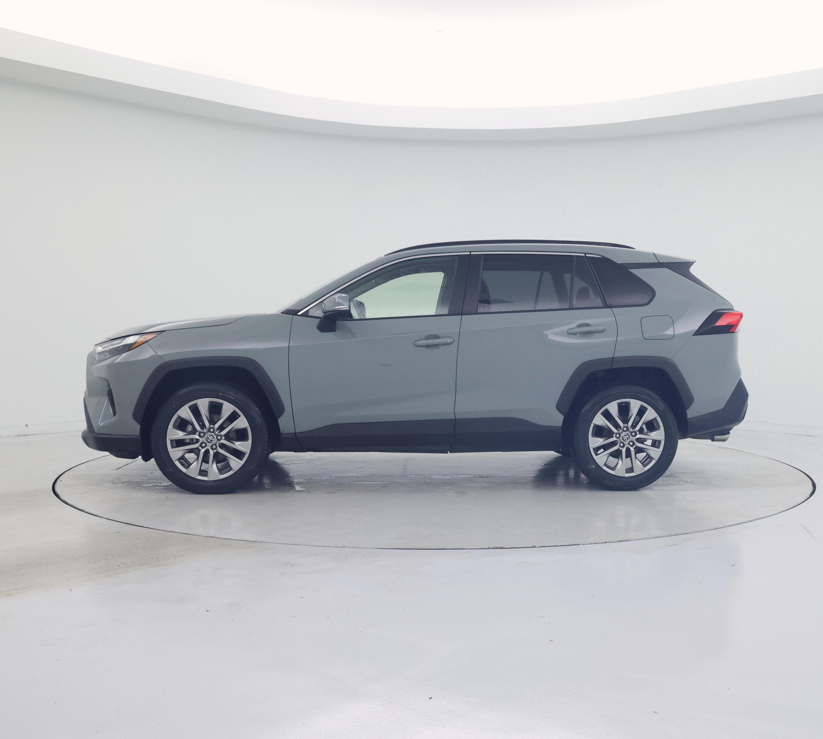 Thumbnail: 2022 Toyota RAV4 - 3