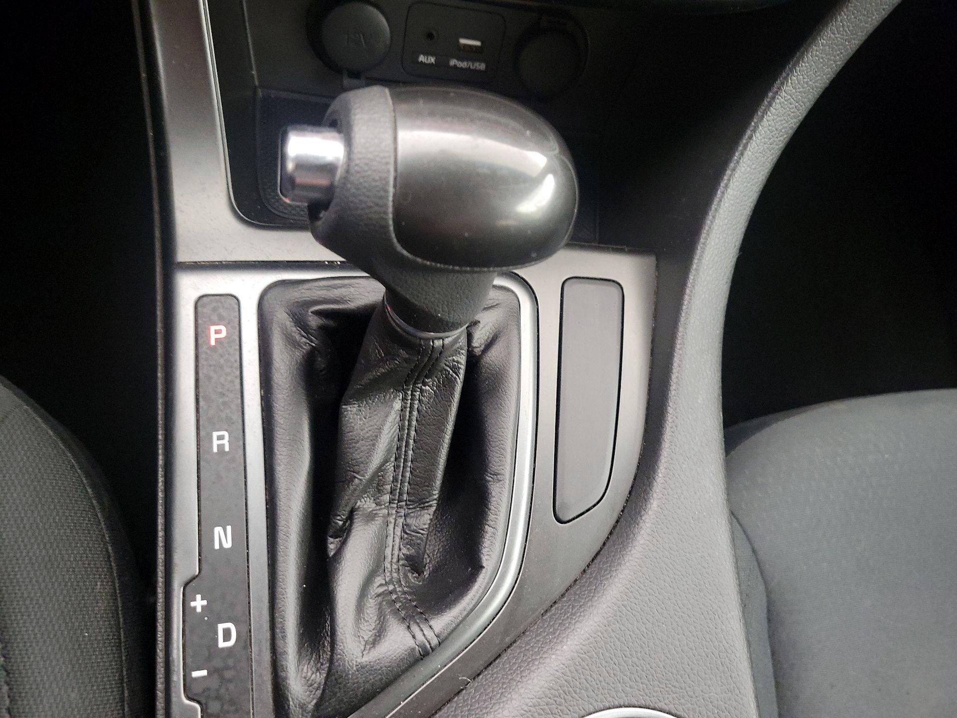 Thumbnail: 2015 Kia Optima - 16