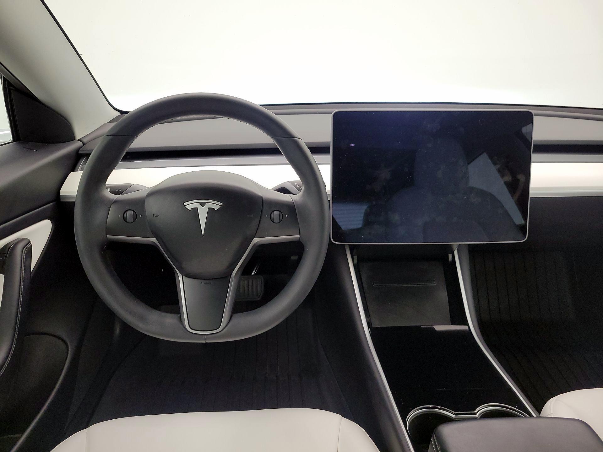 Thumbnail: 2020 Tesla Model 3 - 10
