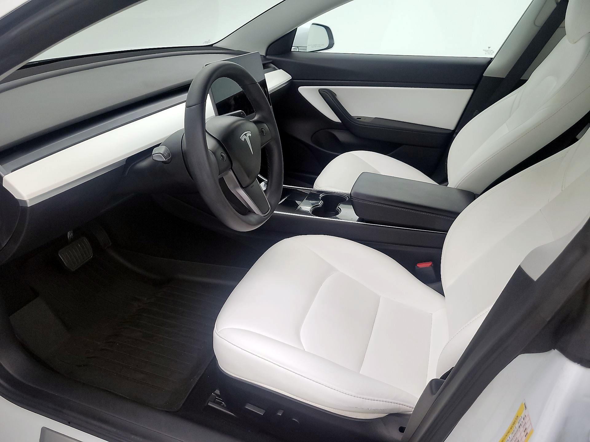 Thumbnail: 2020 Tesla Model 3 - 11