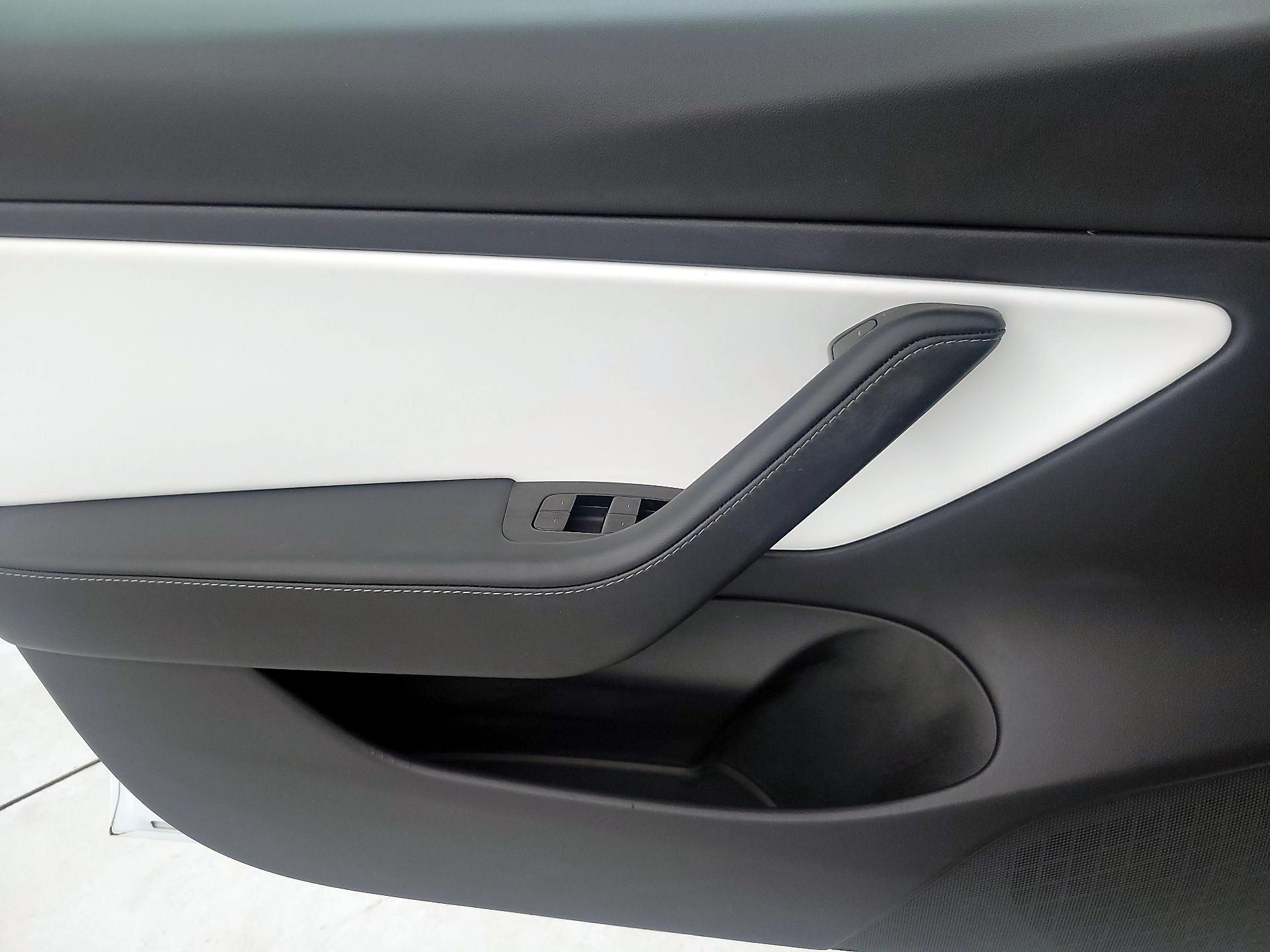 Thumbnail: 2020 Tesla Model 3 - 12