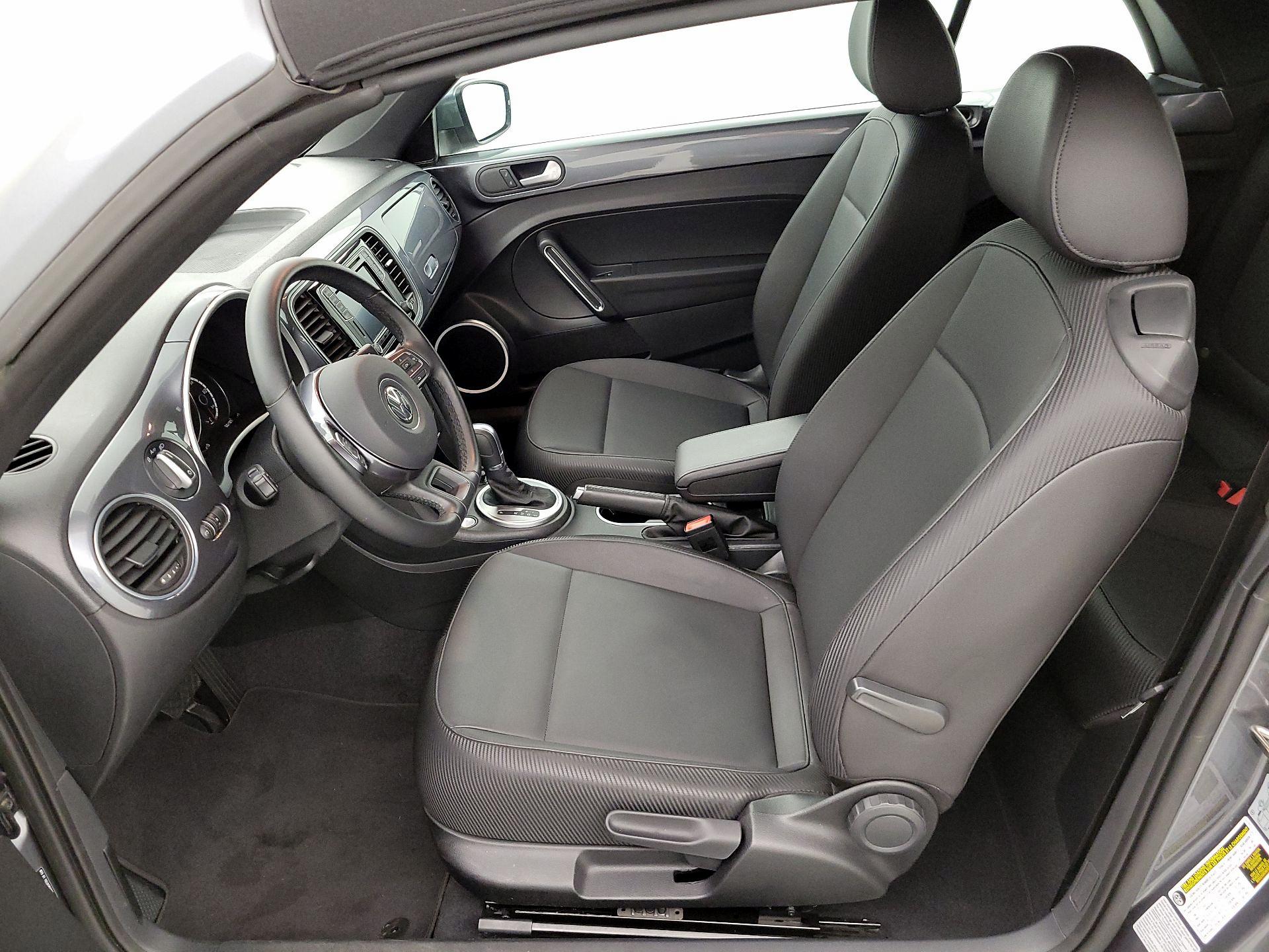 Thumbnail: 2016 Volkswagen Beetle - 11