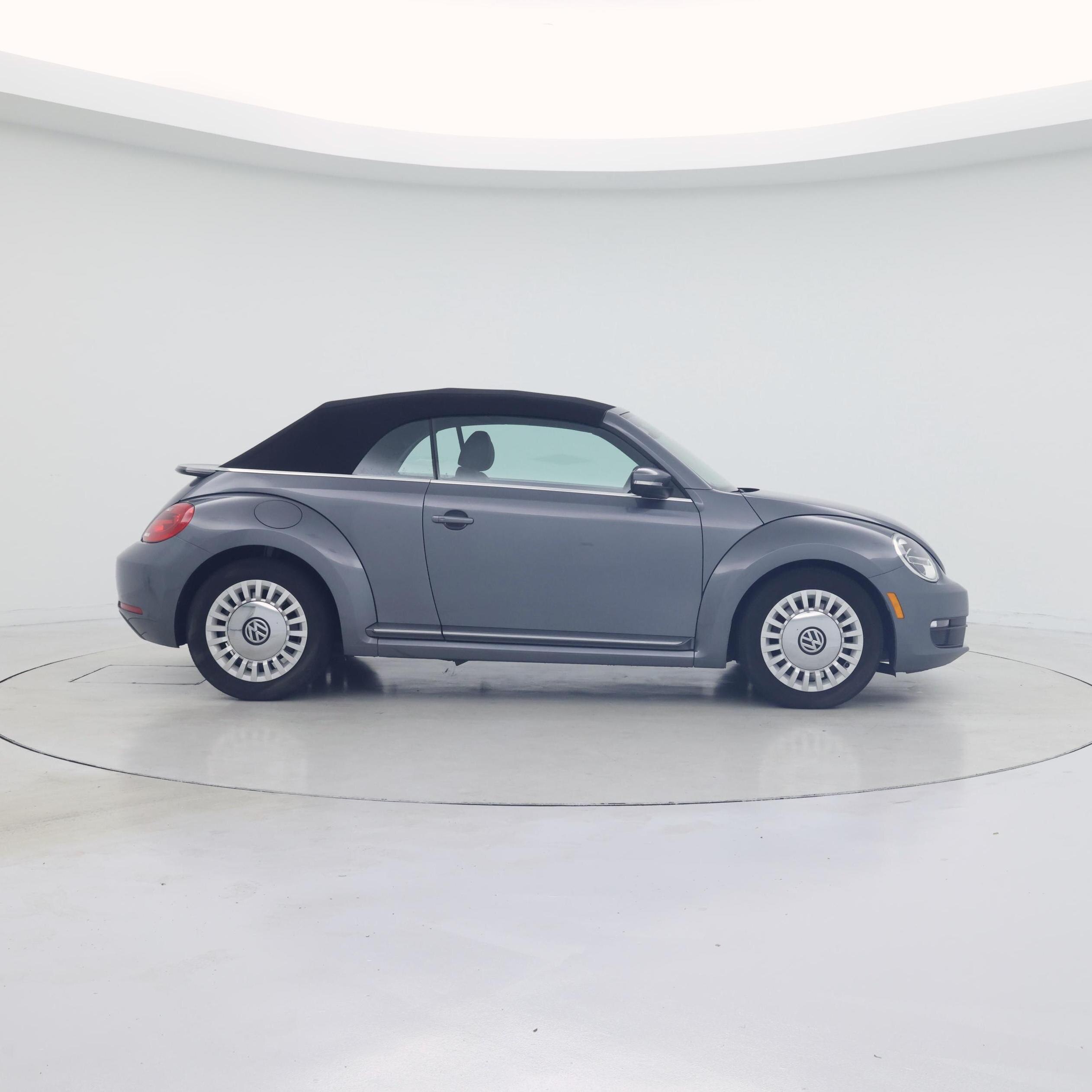 Thumbnail: 2016 Volkswagen Beetle - 7