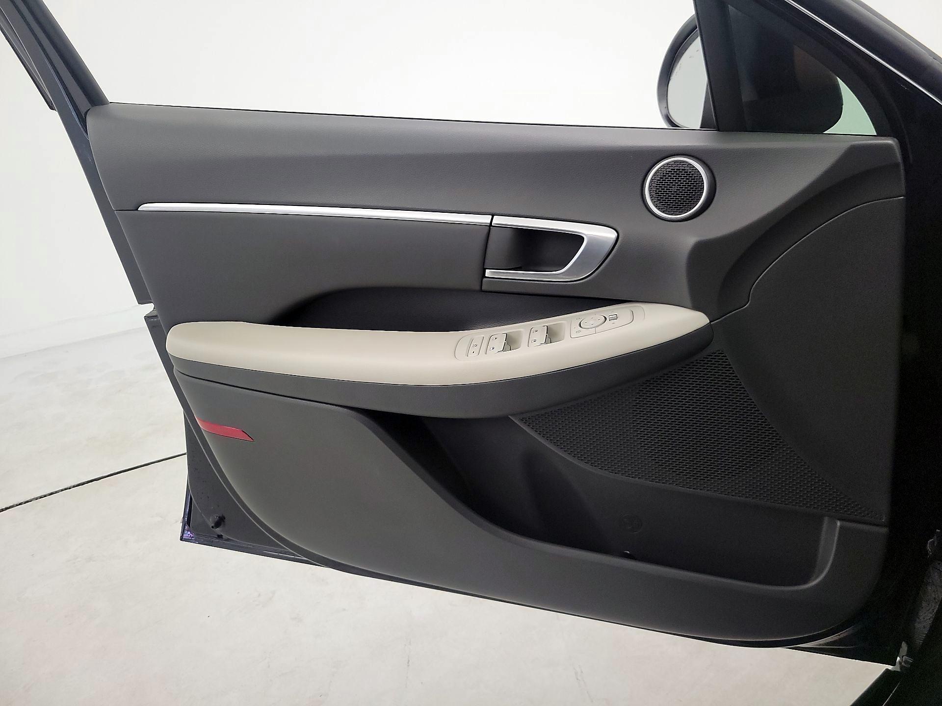 Thumbnail: 2022 Hyundai Sonata - 12