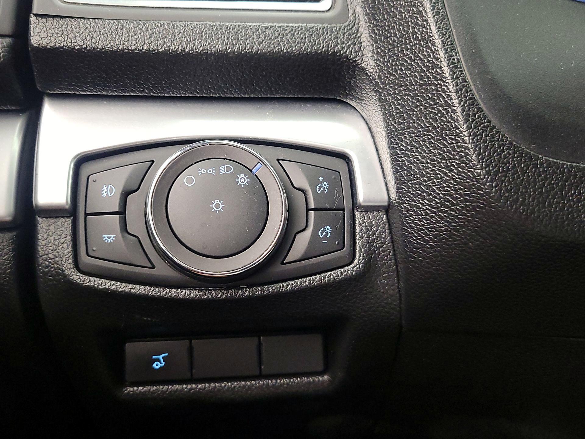 Thumbnail: 2019 Ford Explorer - 13