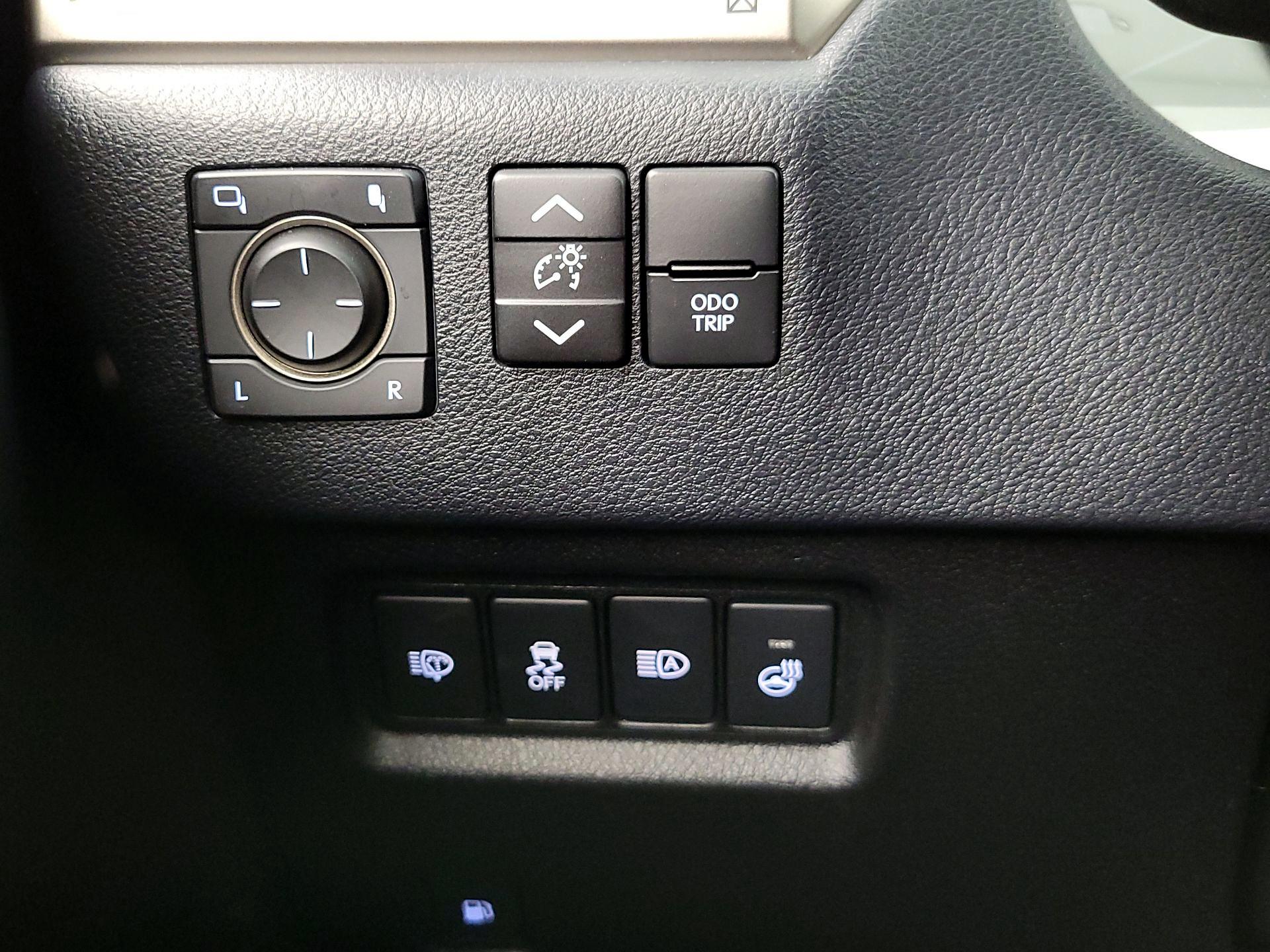 Thumbnail: 2021 Lexus GX - 13