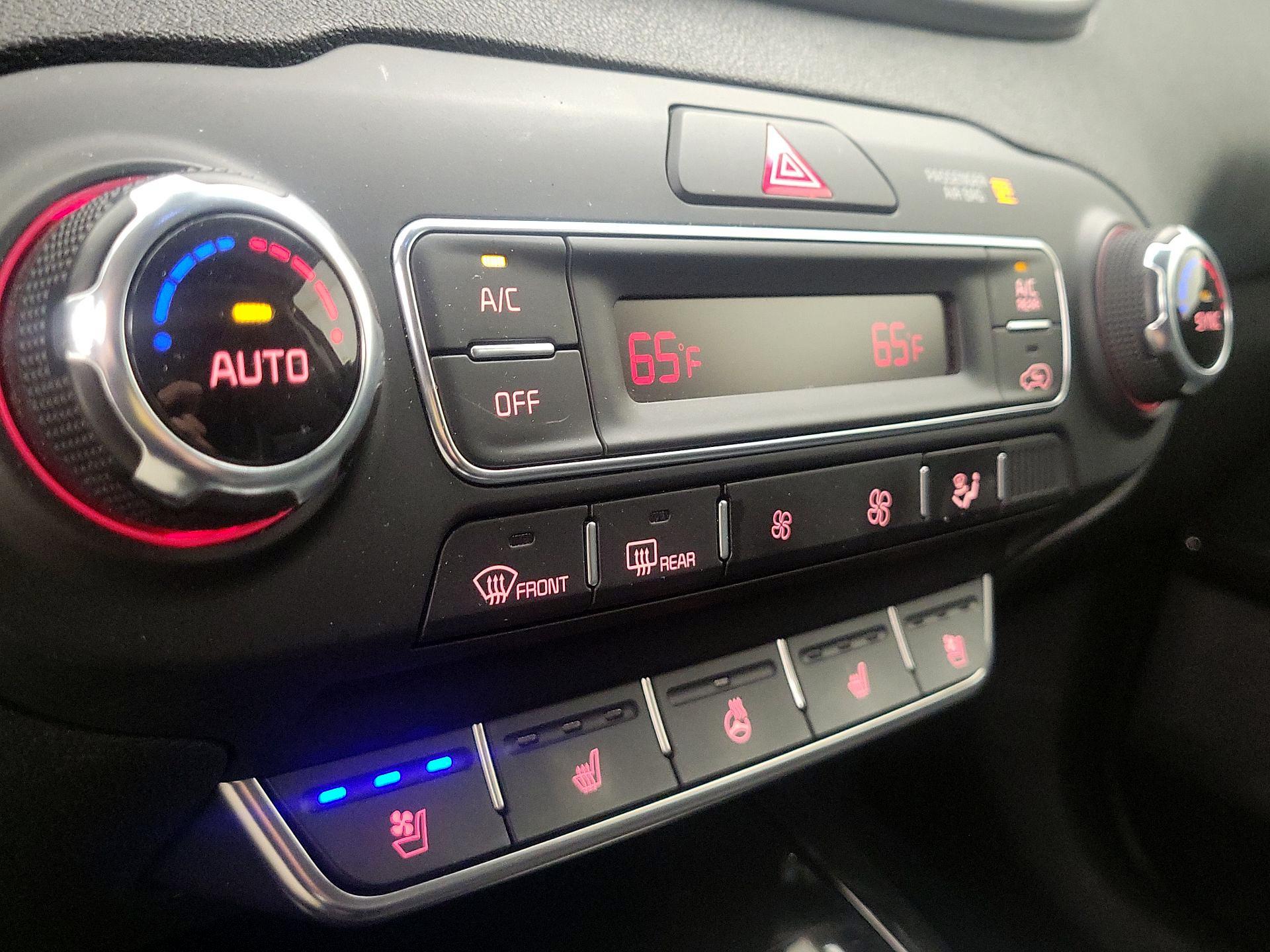 Thumbnail: 2019 Kia Sorento - 17