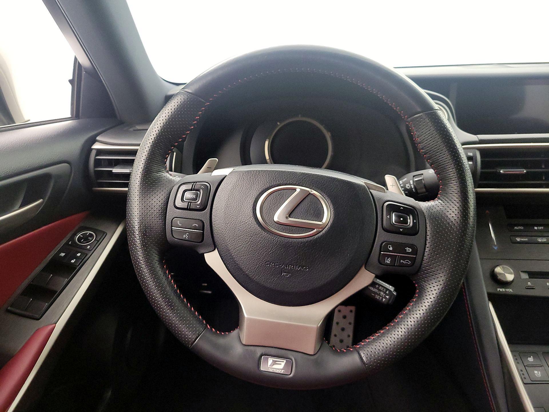 Thumbnail: 2019 Lexus IS - 10