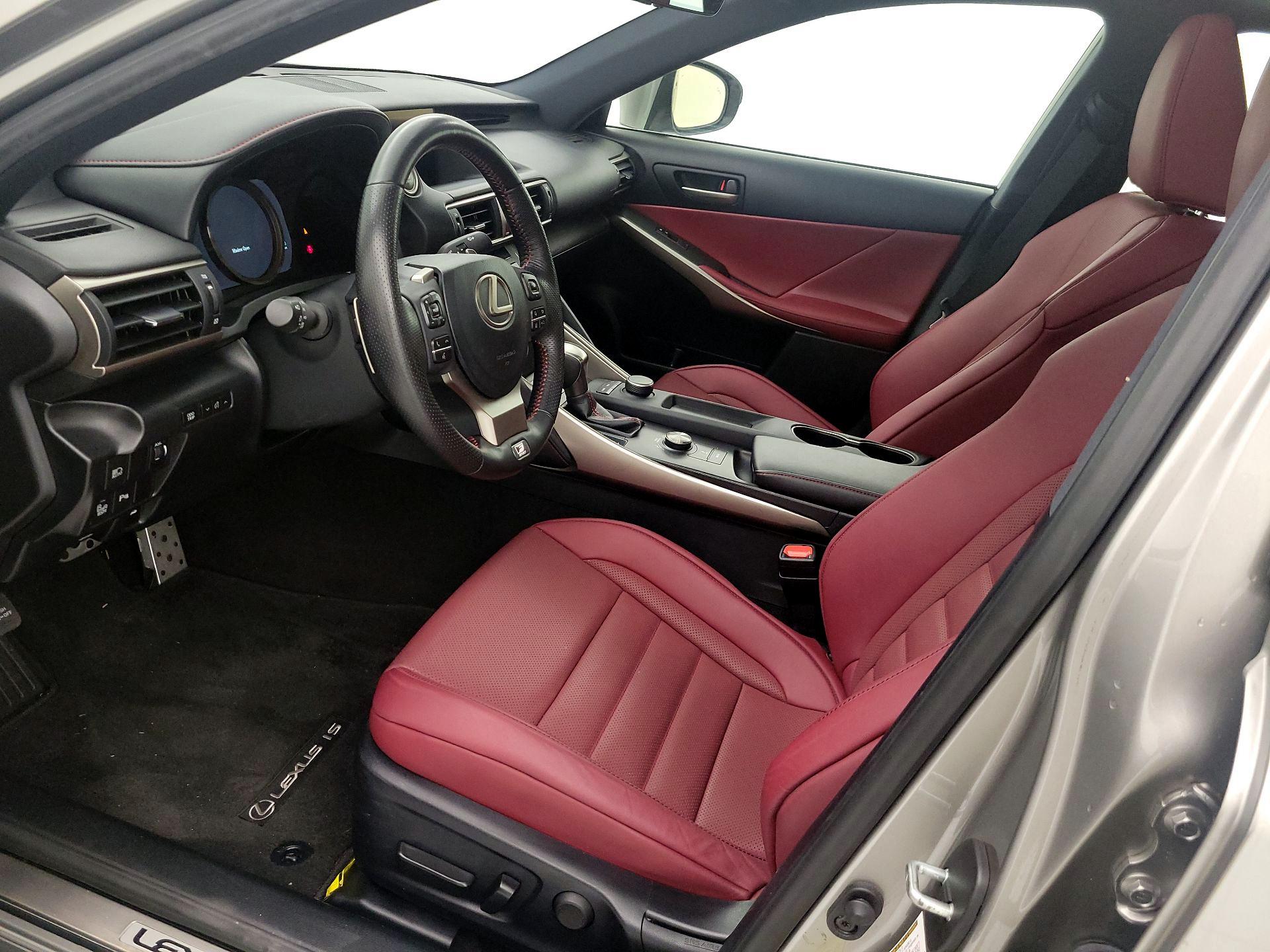 Thumbnail: 2019 Lexus IS - 11