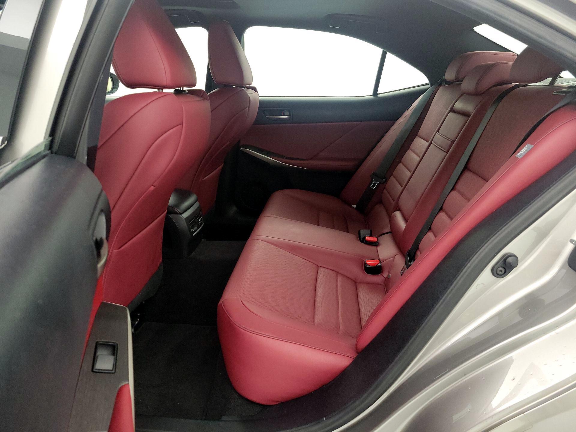 Thumbnail: 2019 Lexus IS - 20