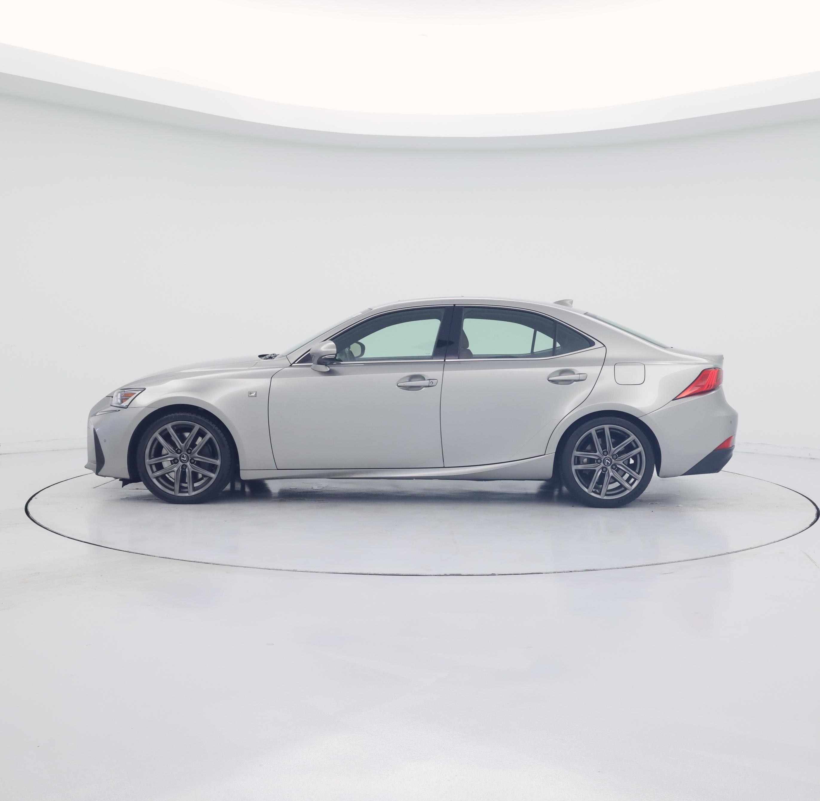Thumbnail: 2019 Lexus IS - 3