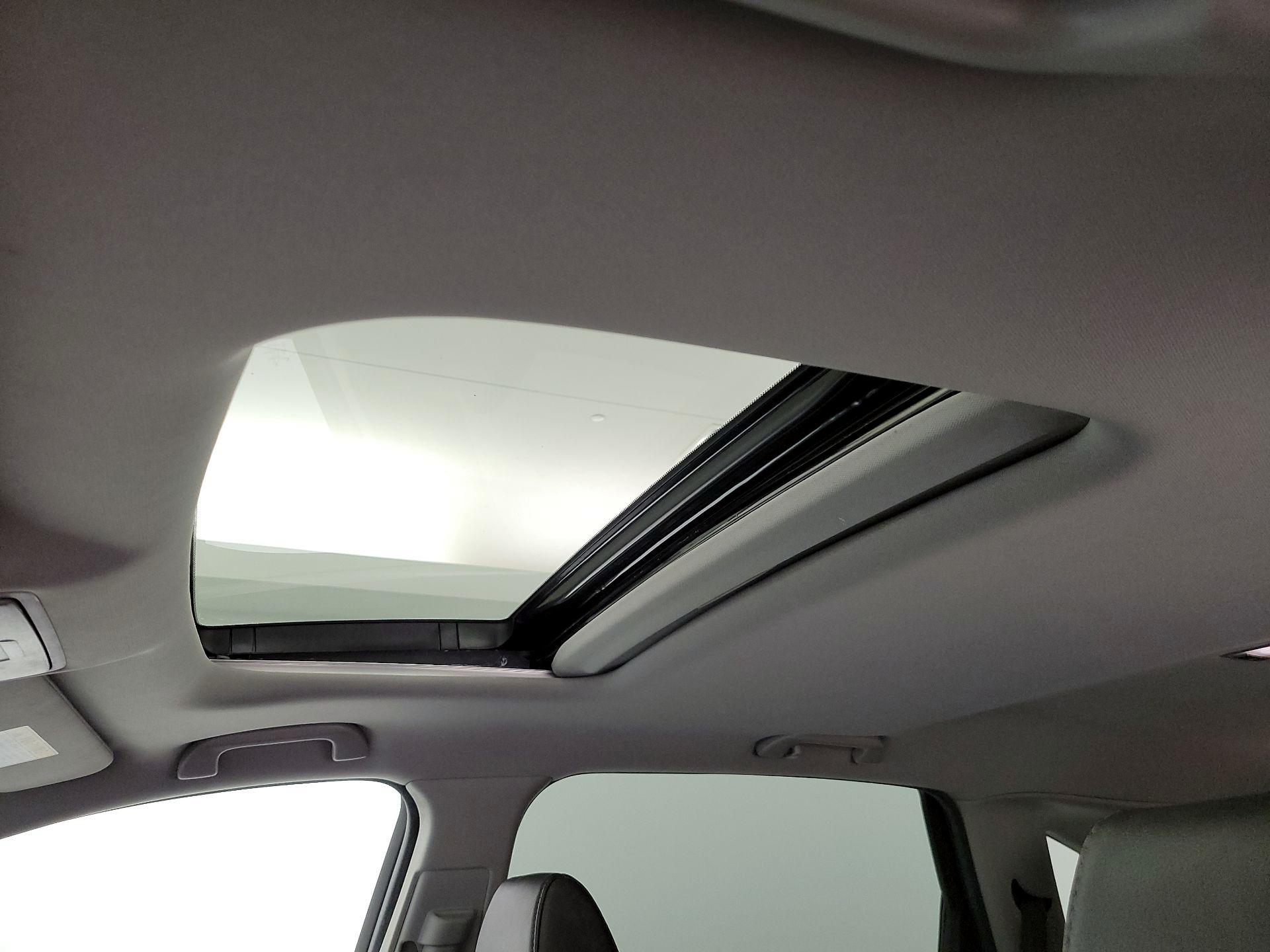 Thumbnail: 2019 Acura MDX - 19