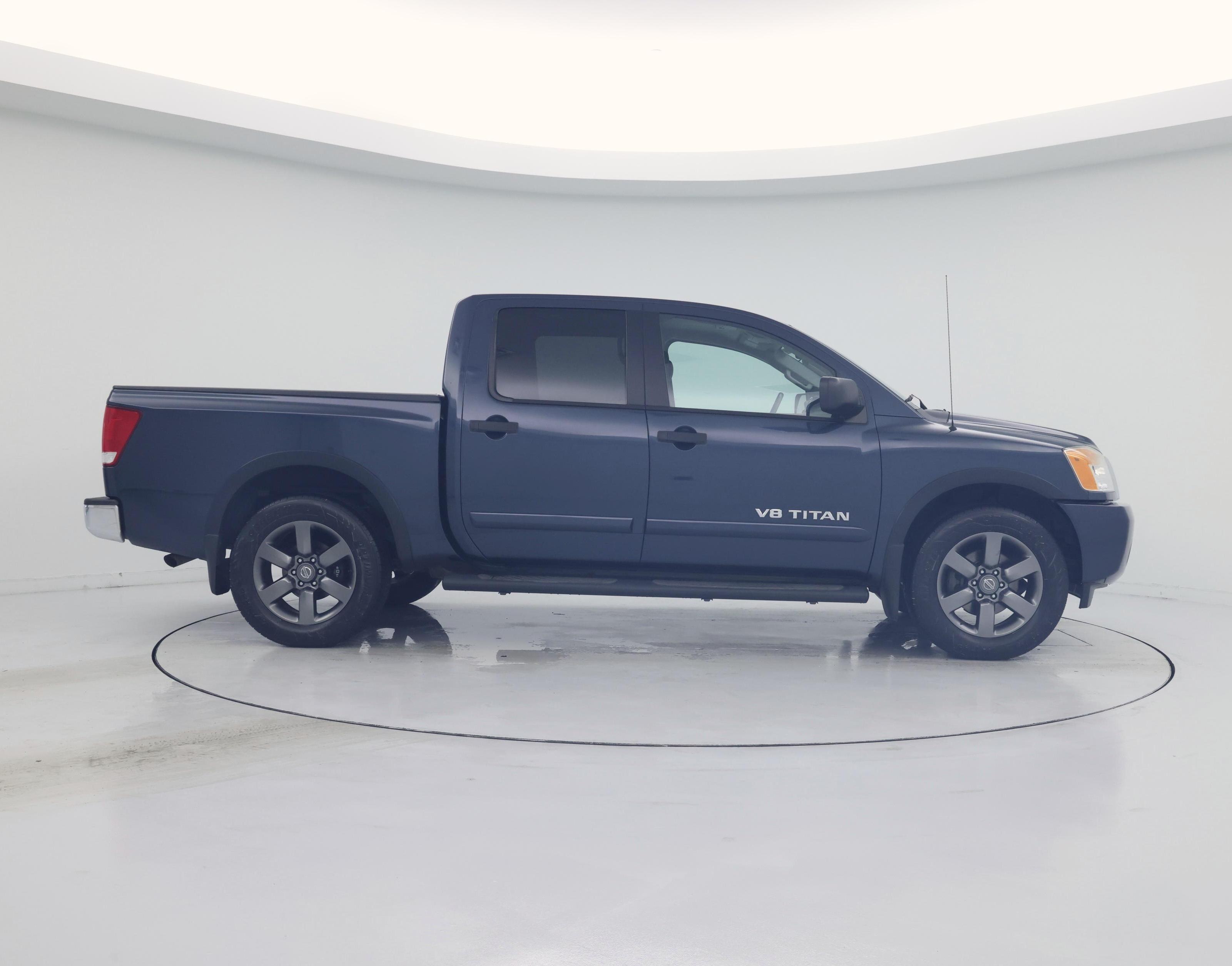 Thumbnail: 2015 Nissan Titan - 7