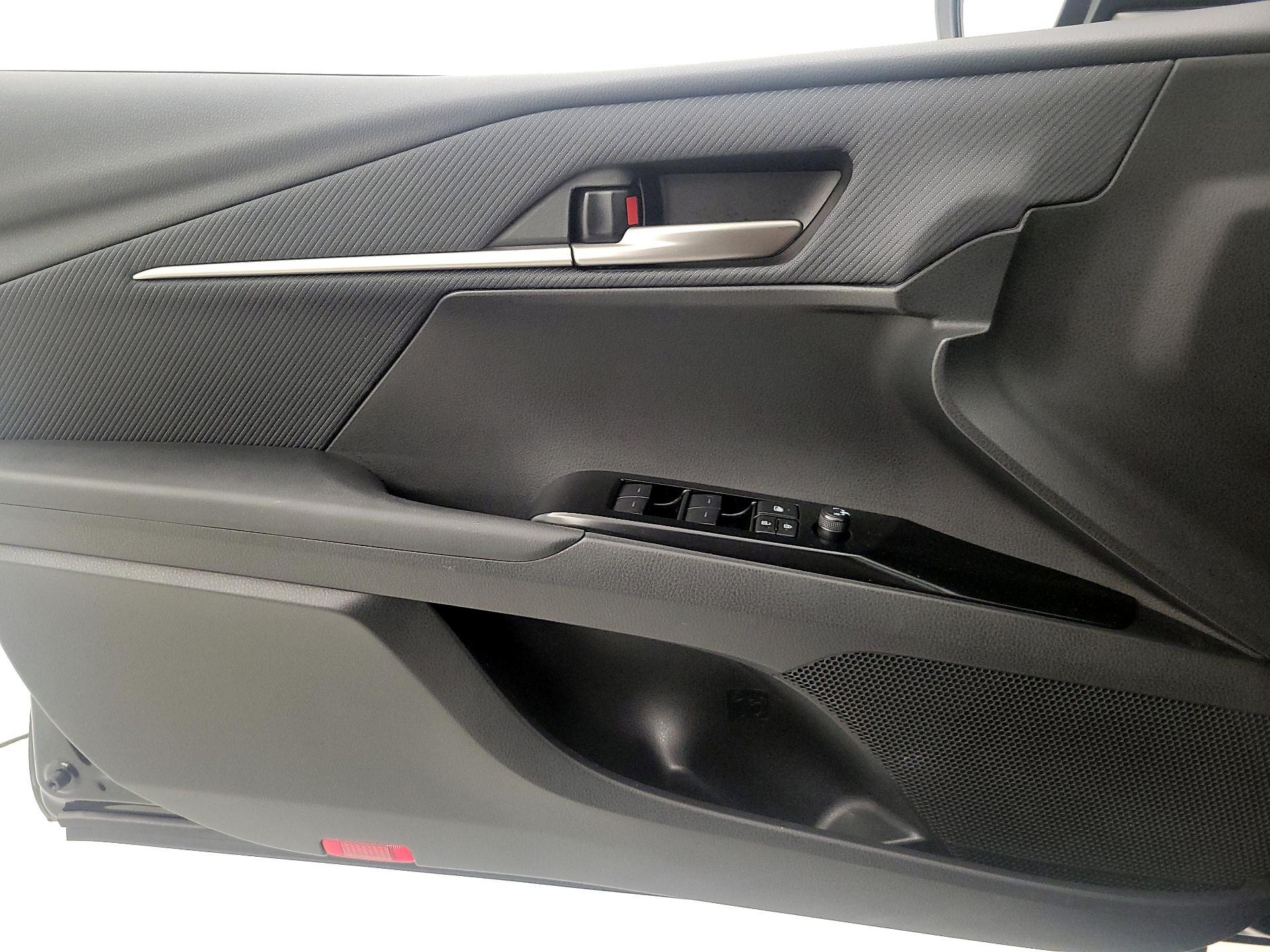 Thumbnail: 2025 Toyota Camry - 12