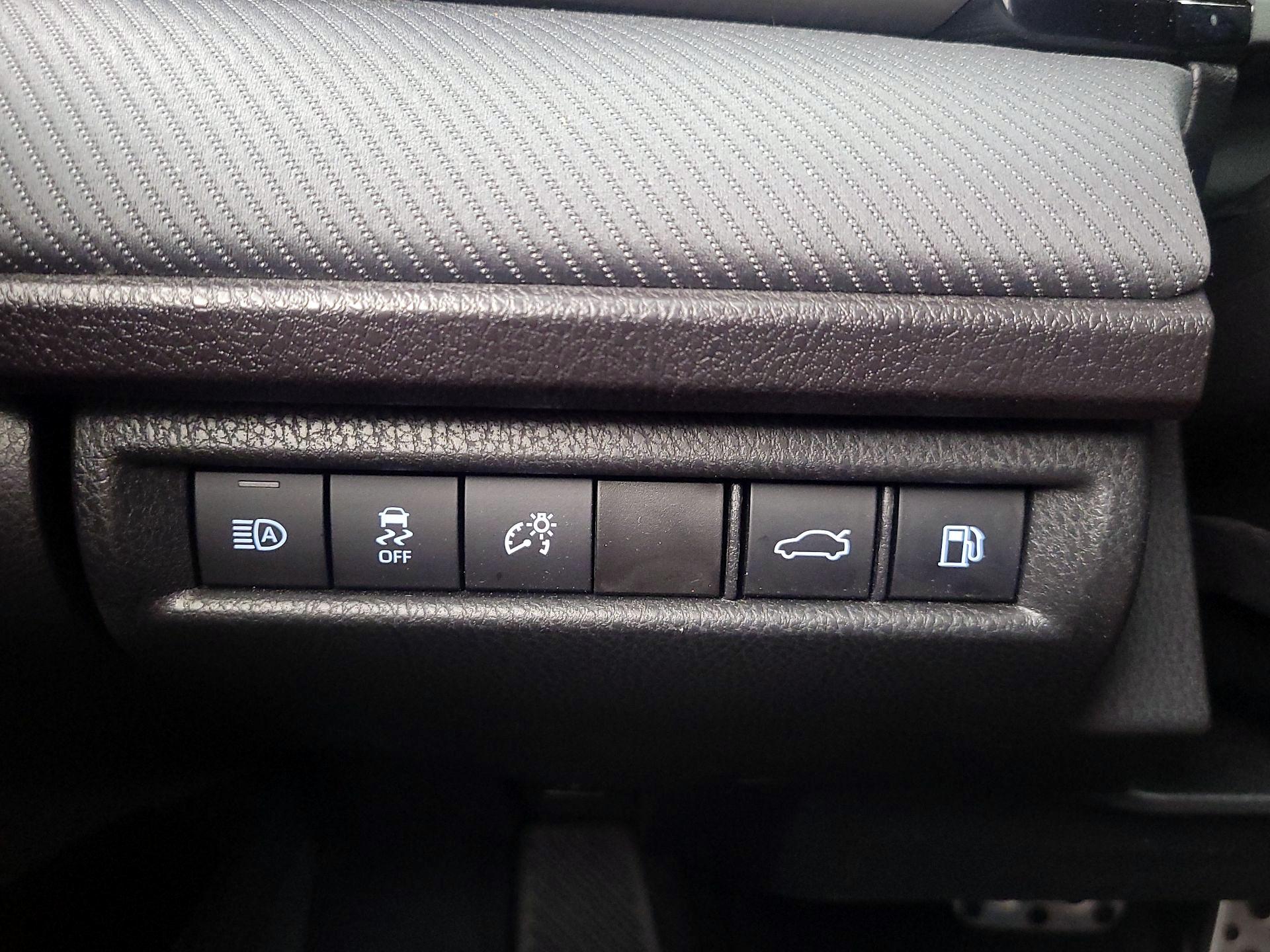 Thumbnail: 2025 Toyota Camry - 13