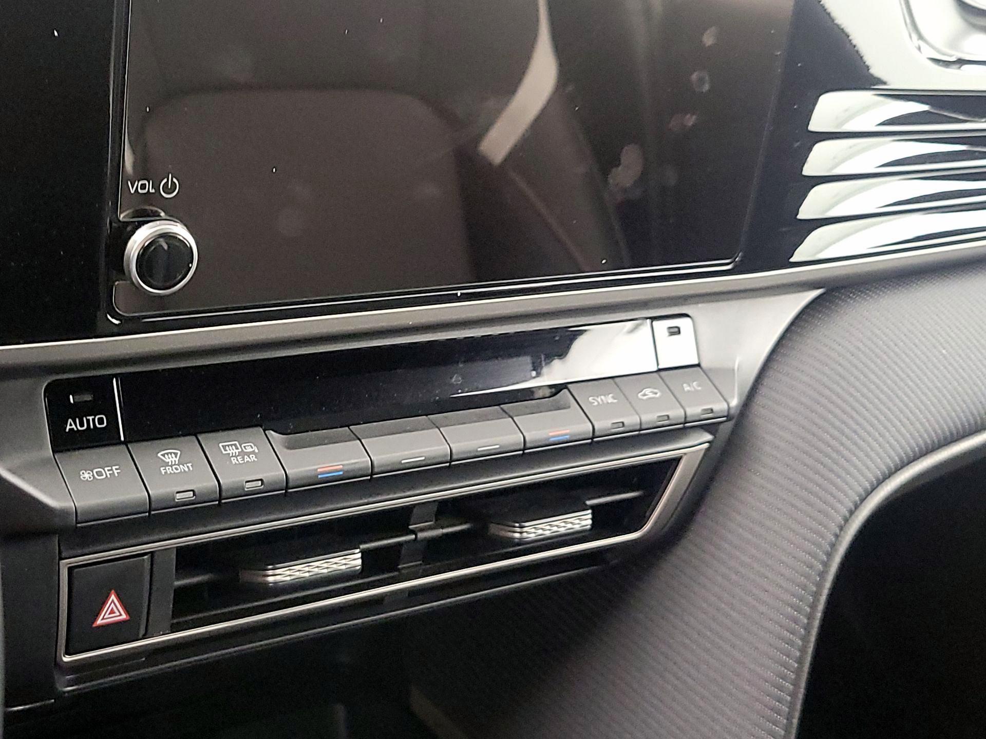 Thumbnail: 2025 Toyota Camry - 16