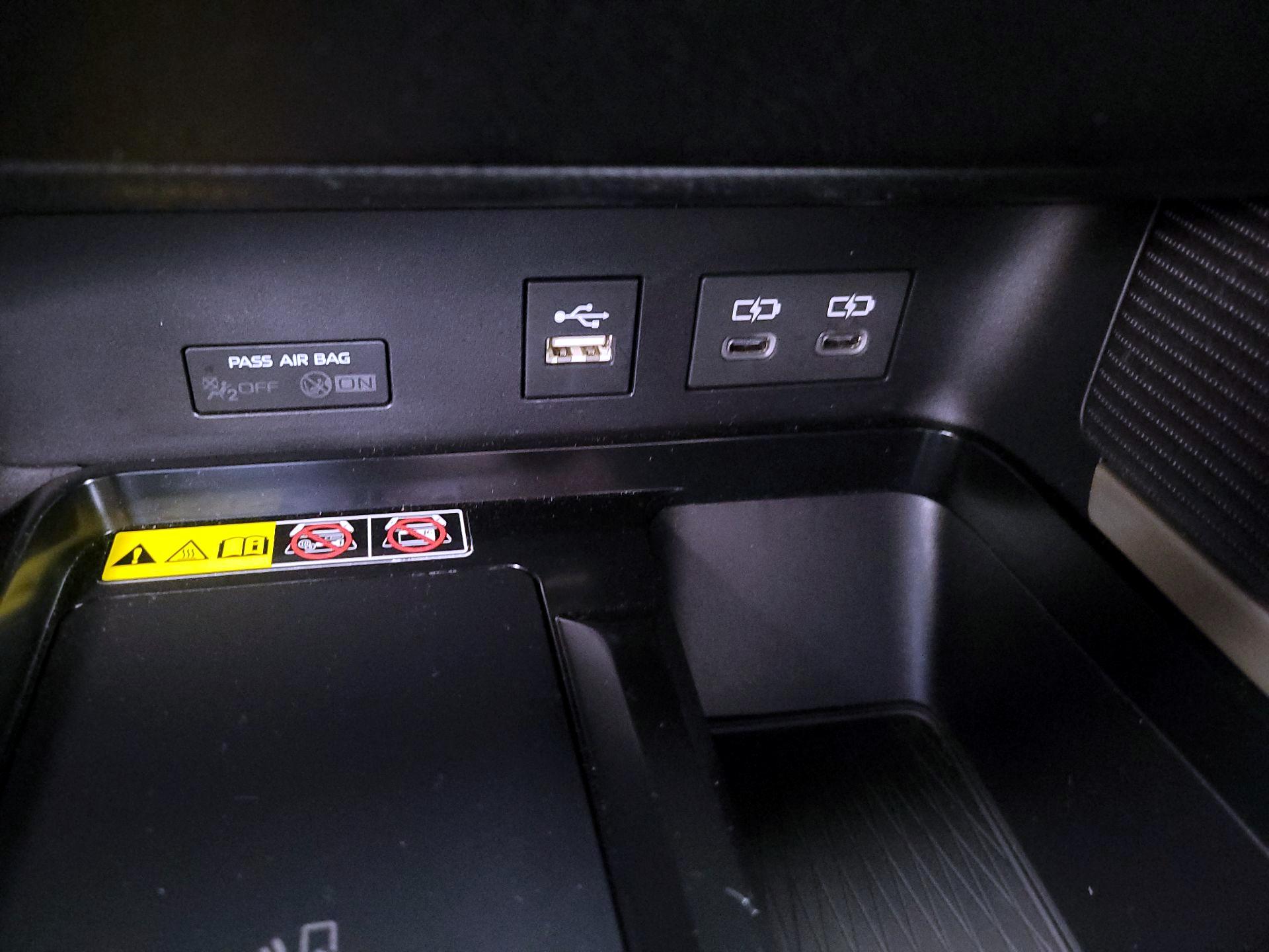 Thumbnail: 2025 Toyota Camry - 18