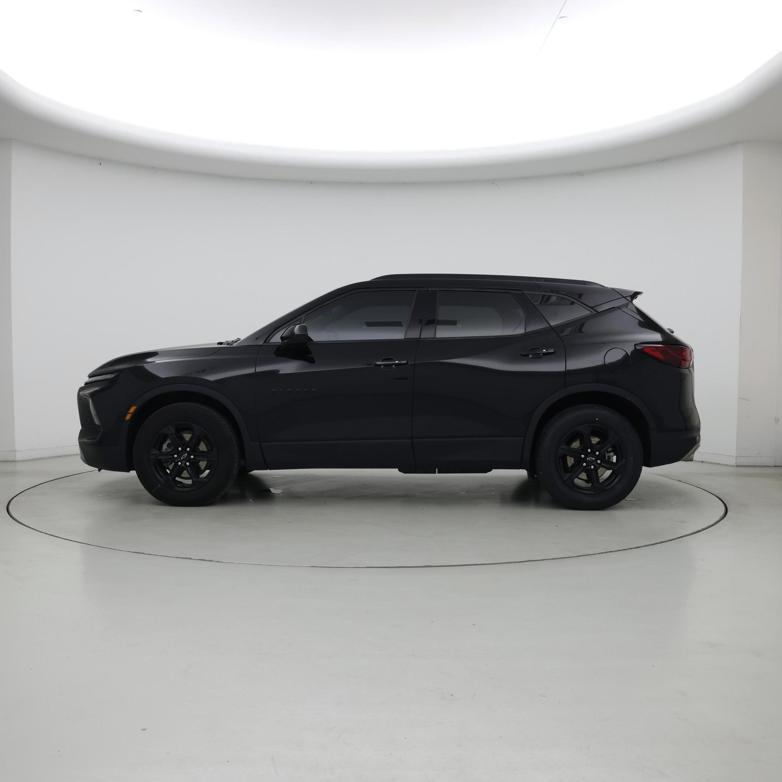 Thumbnail: 2023 Chevrolet Blazer - 3