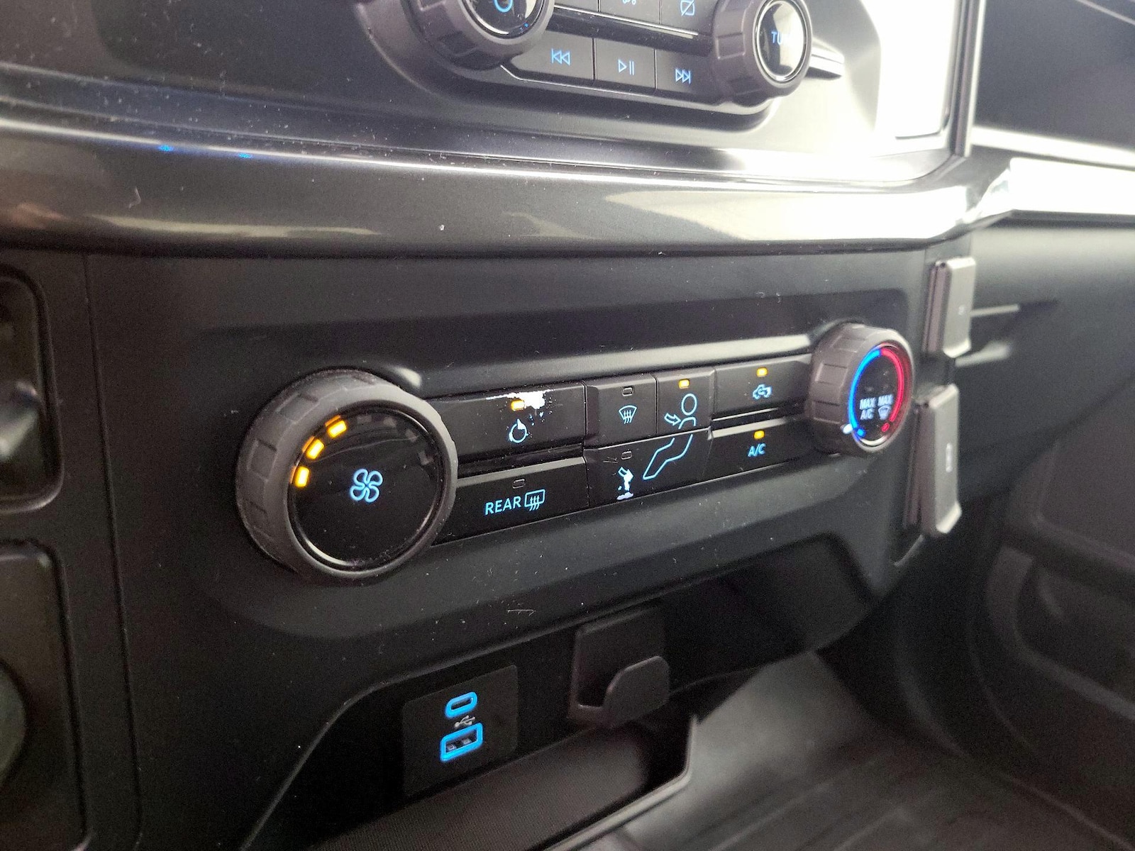 2023 Ford F-150 XL - Photo 18