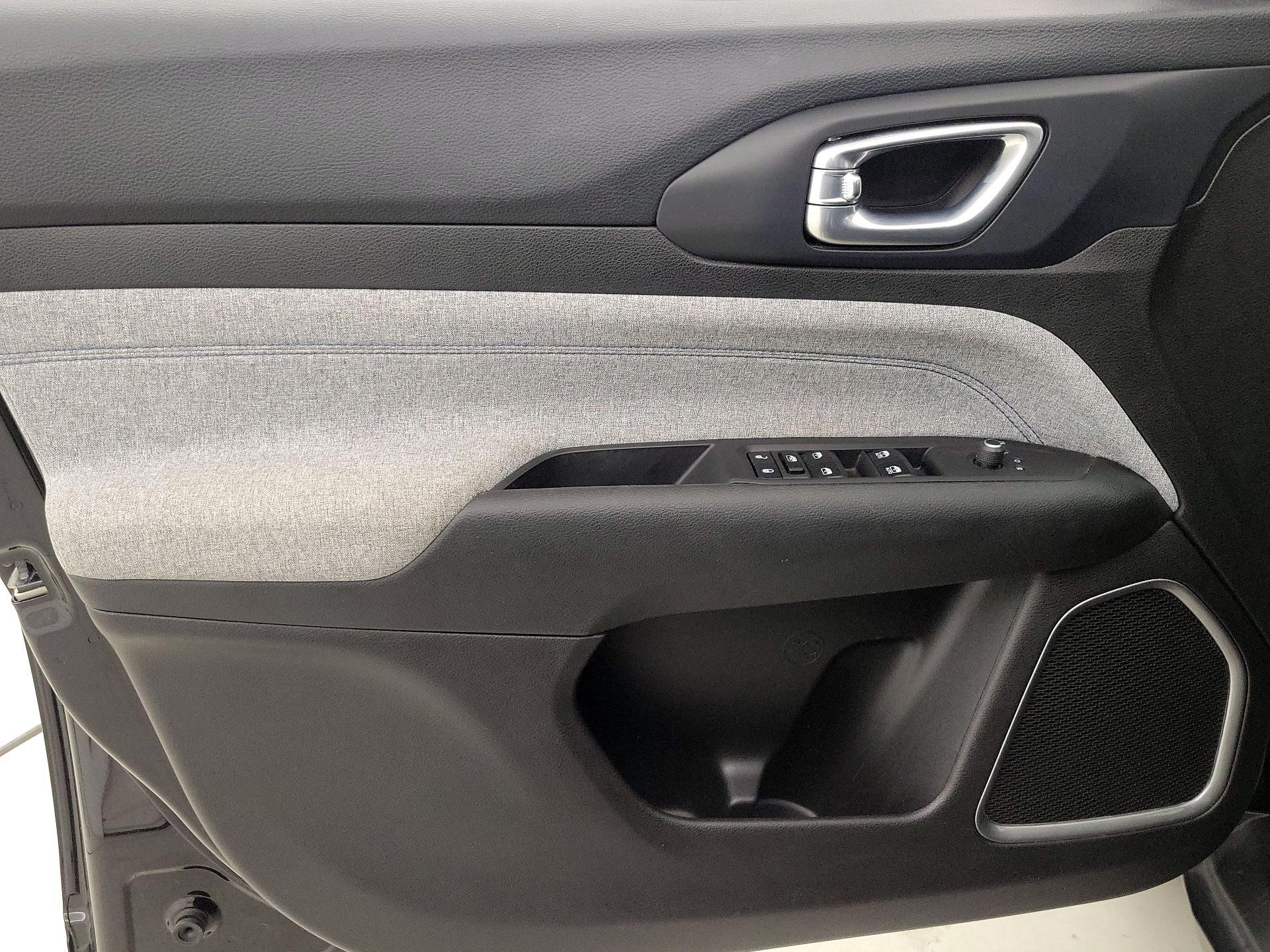 Thumbnail: 2022 Jeep Compass - 12