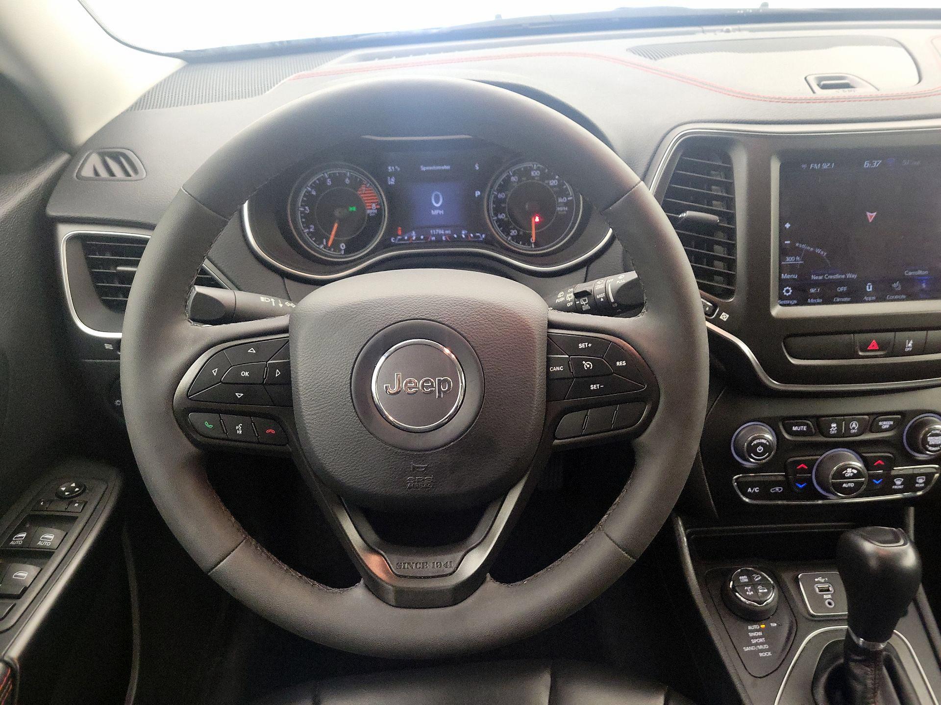 Thumbnail: 2022 Jeep Cherokee - 10
