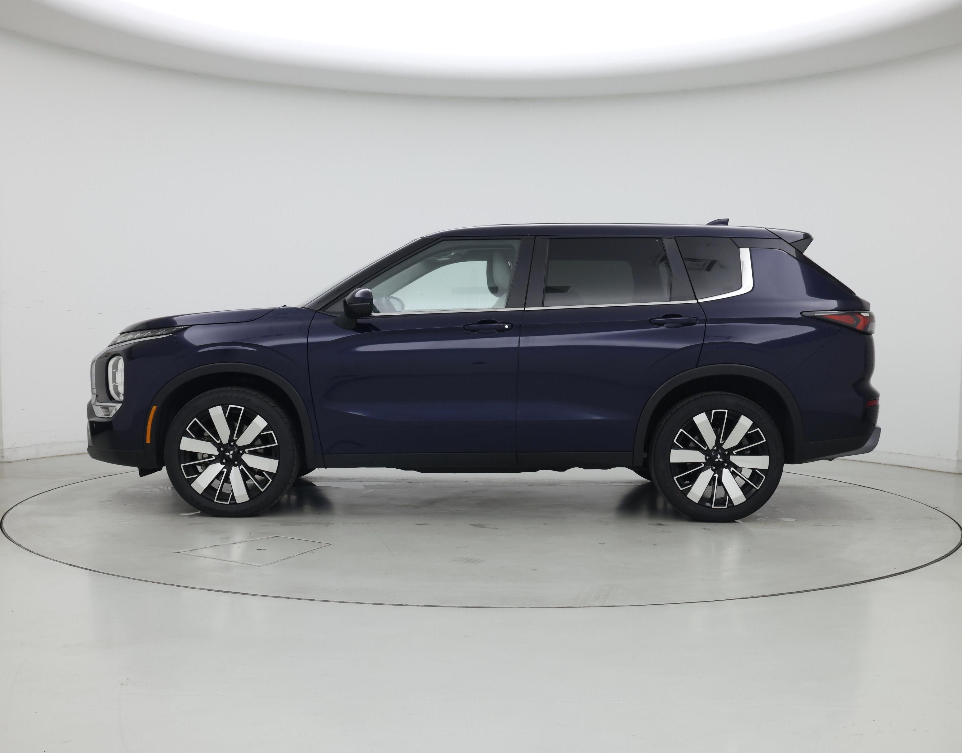 Thumbnail: 2025 Mitsubishi Outlander - 3