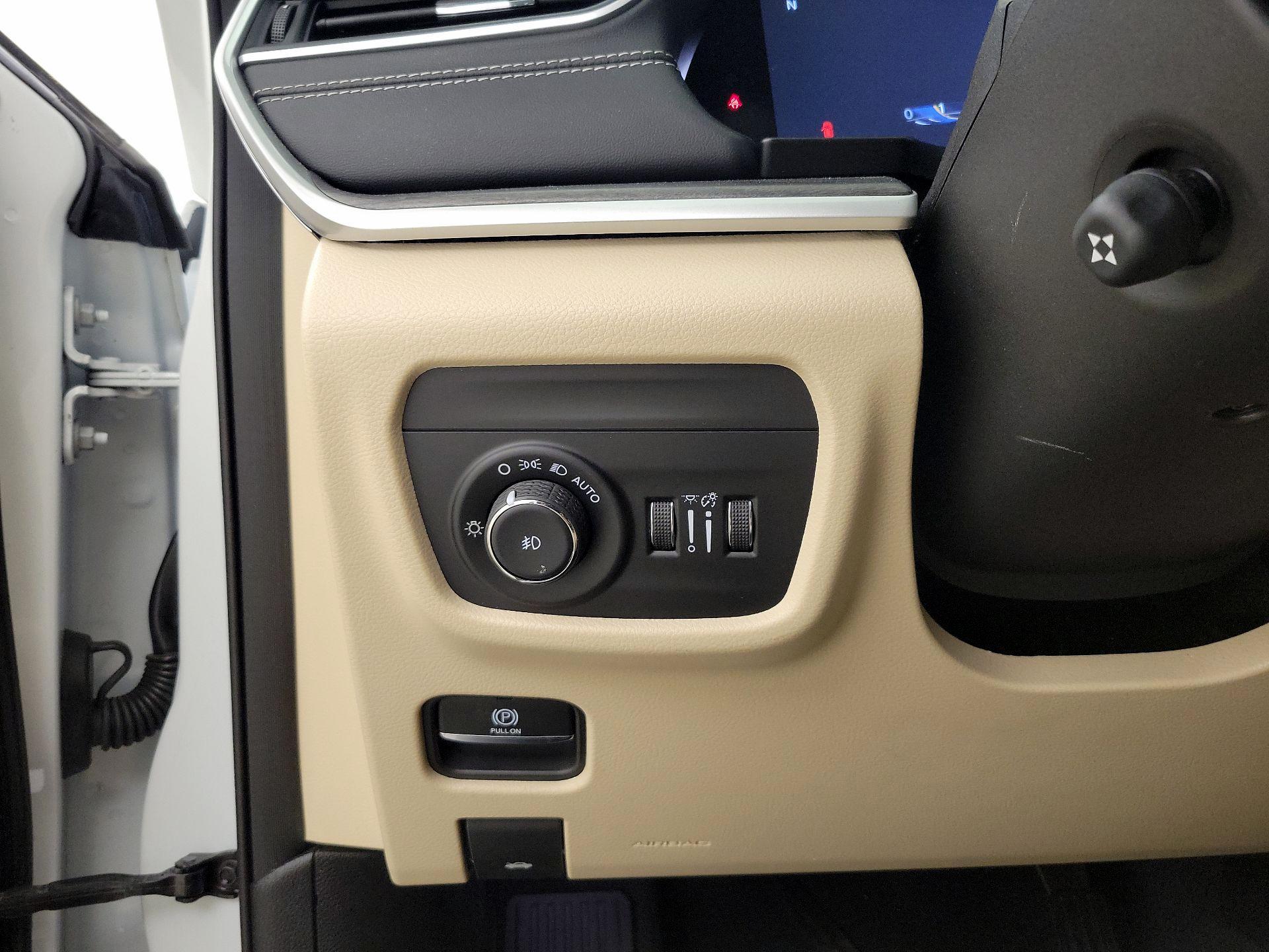 Thumbnail: 2023 Jeep Grand Cherokee L - 13