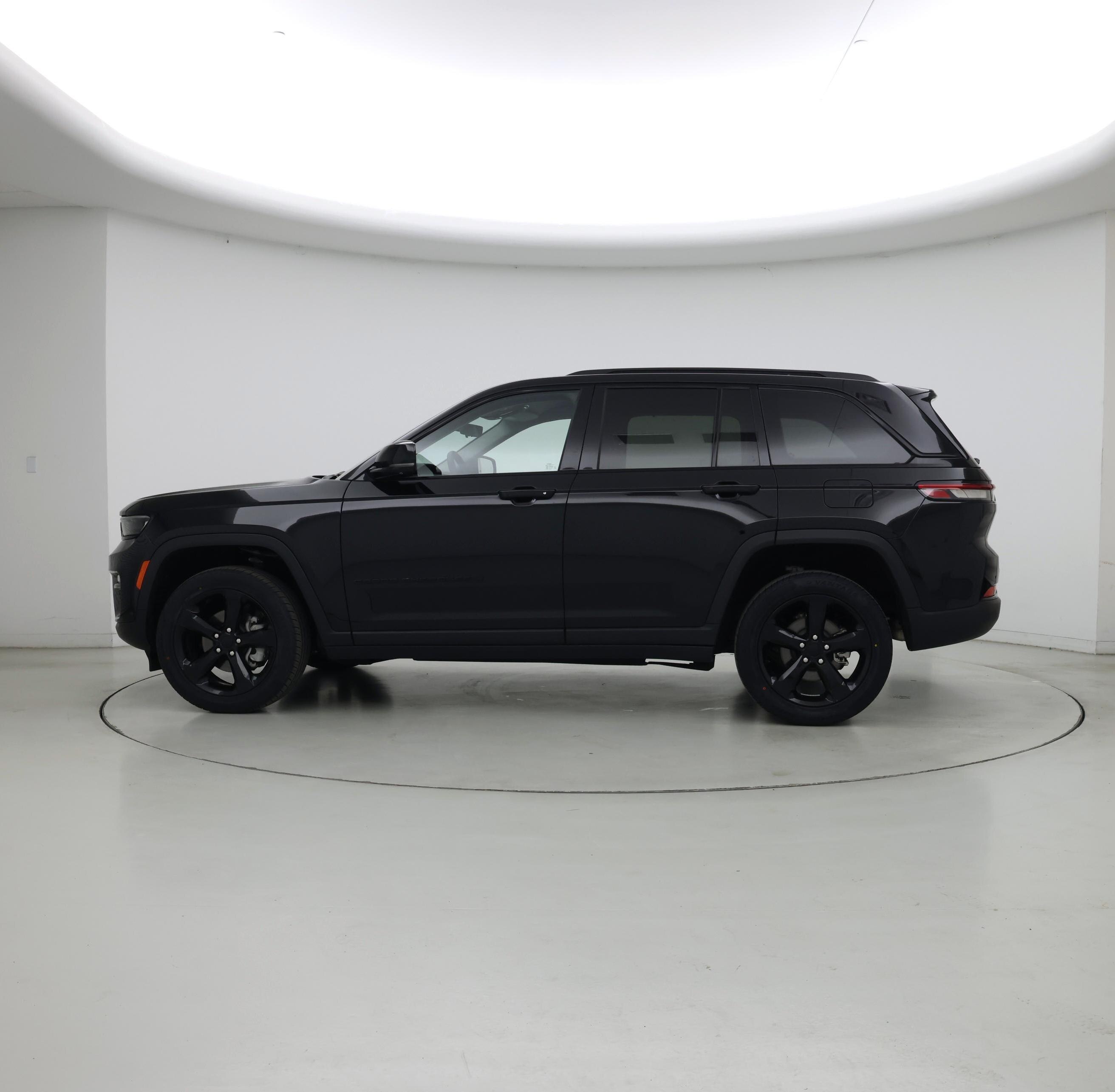 Thumbnail: 2023 Jeep Grand Cherokee - 3