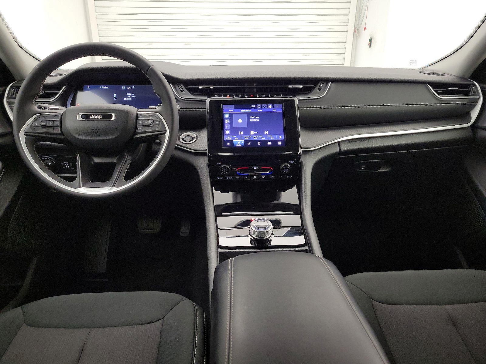 2023 Jeep Grand Cherokee L Laredo - Photo 10