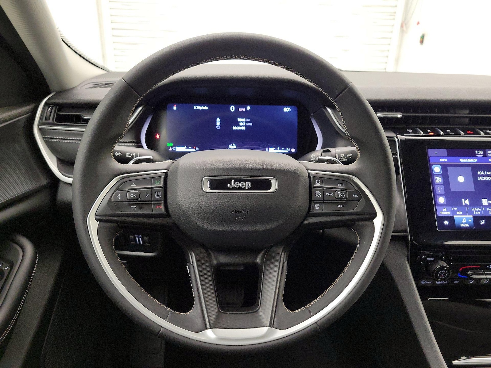 2023 Jeep Grand Cherokee L Laredo - Photo 11